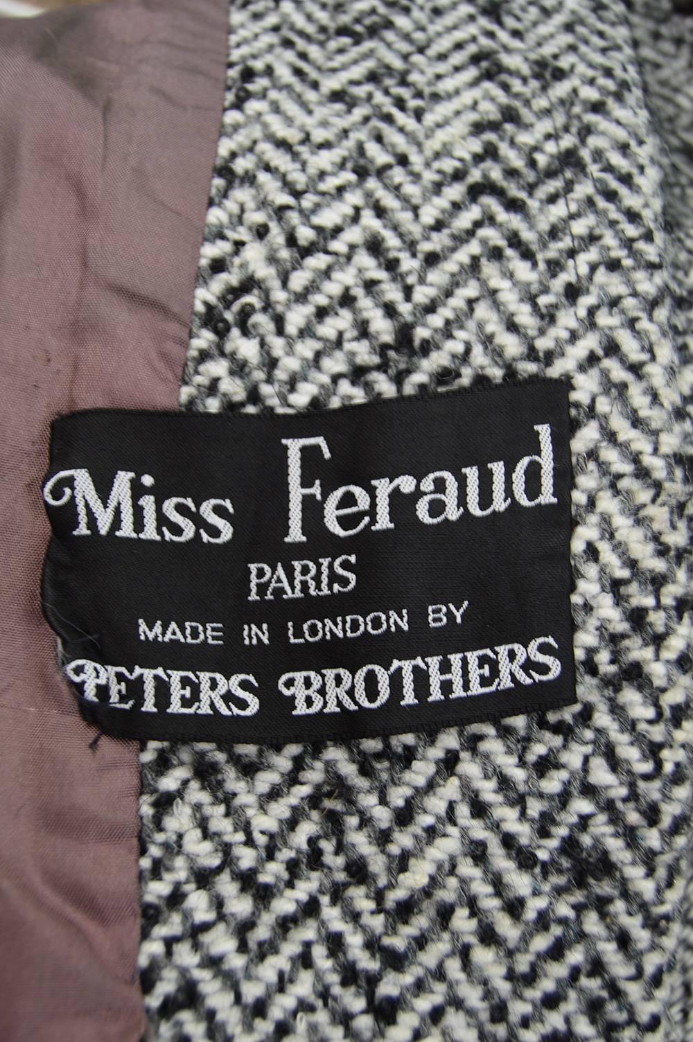 Louis Féraud Vintage Grey Wool Tweed Skirt Suit with Velvet Collar, 1970s 4