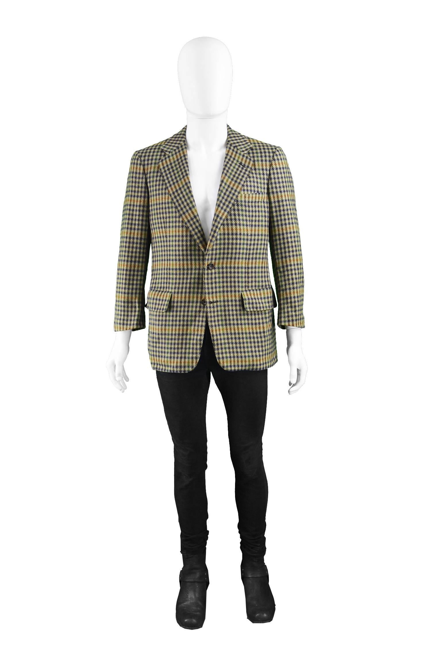 Chester Barrie for Harrods Men's Vintage Pure Cashmere Checked Jacket, 1970s

Size: Marked 40R but may have been tailored as it now fits like a men's Short Small due to short sleeves. Please check all measurements
Chest - 40” / 101cm (please allow a