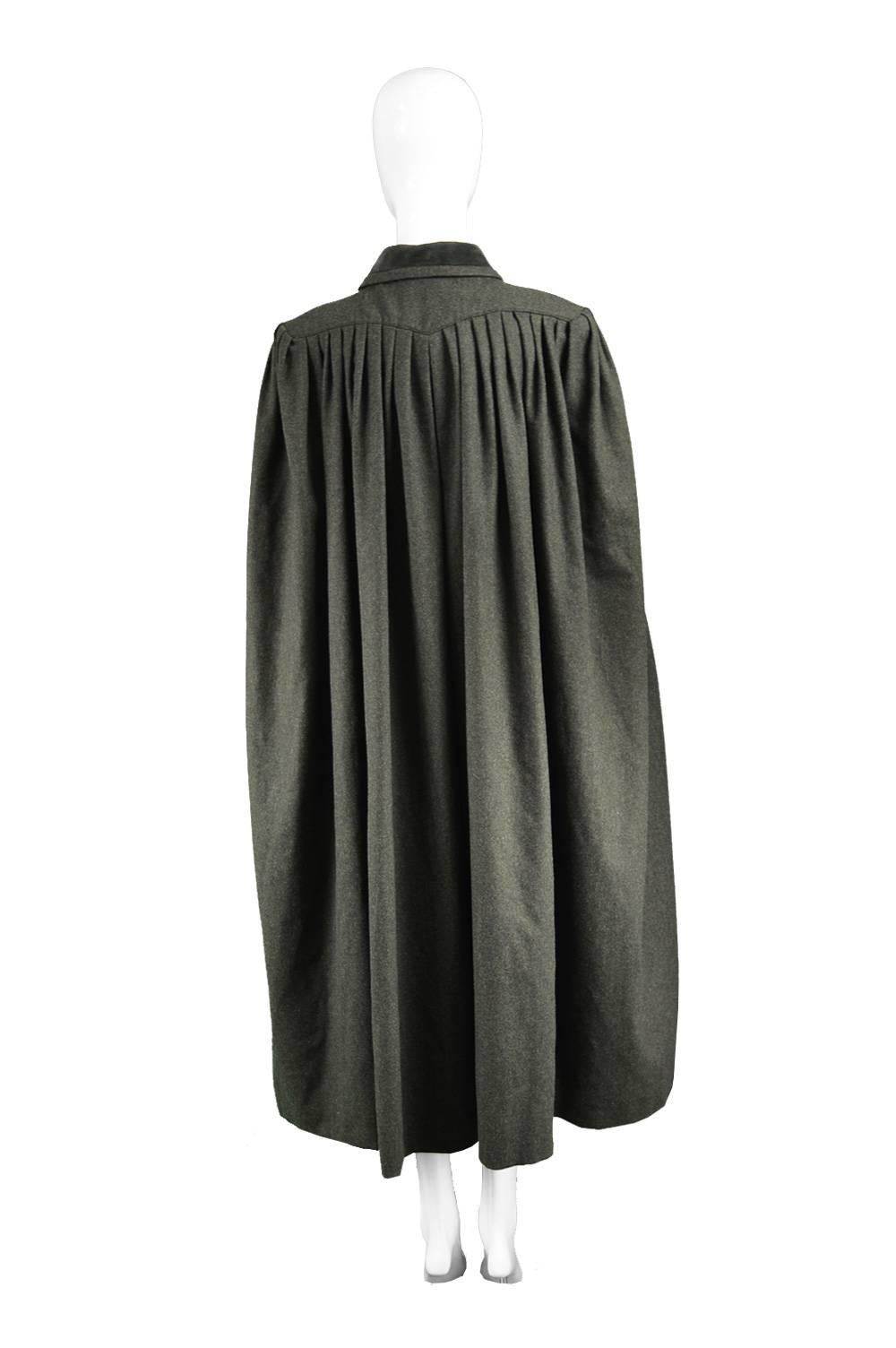 Valentino Dark Green Vintage Wool and Velvet Pleated Maxi Cape, 1980s 2