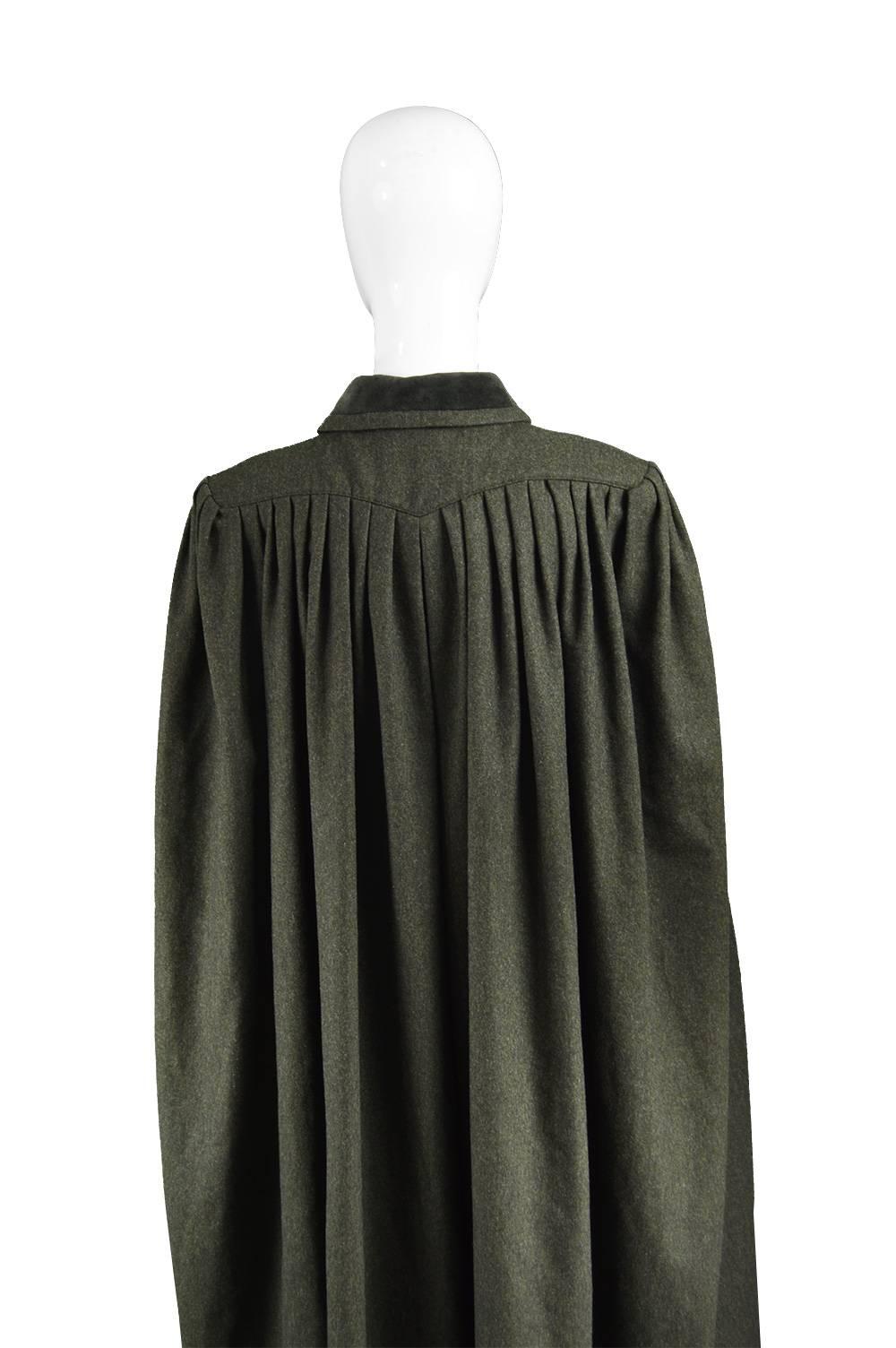 Valentino Dark Green Vintage Wool and Velvet Pleated Maxi Cape, 1980s 1