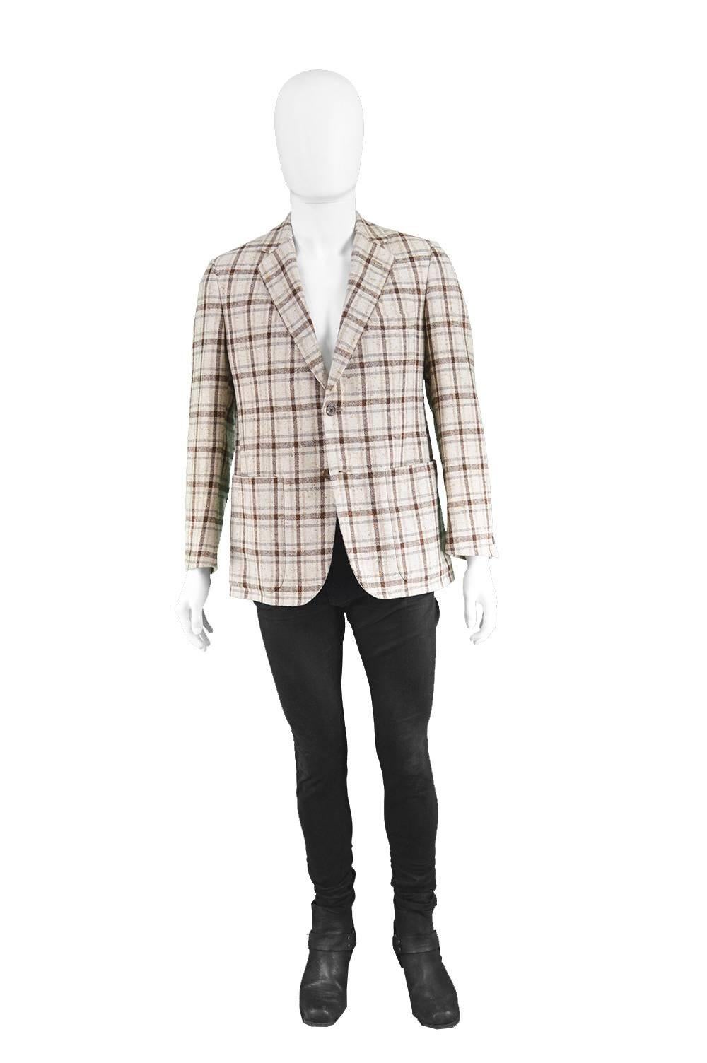Aquascutum Mens Cream & Brown Plaid Checked Flecked Wool Blend Blazer, 1970s

Estimated Size: Marked to fit 40