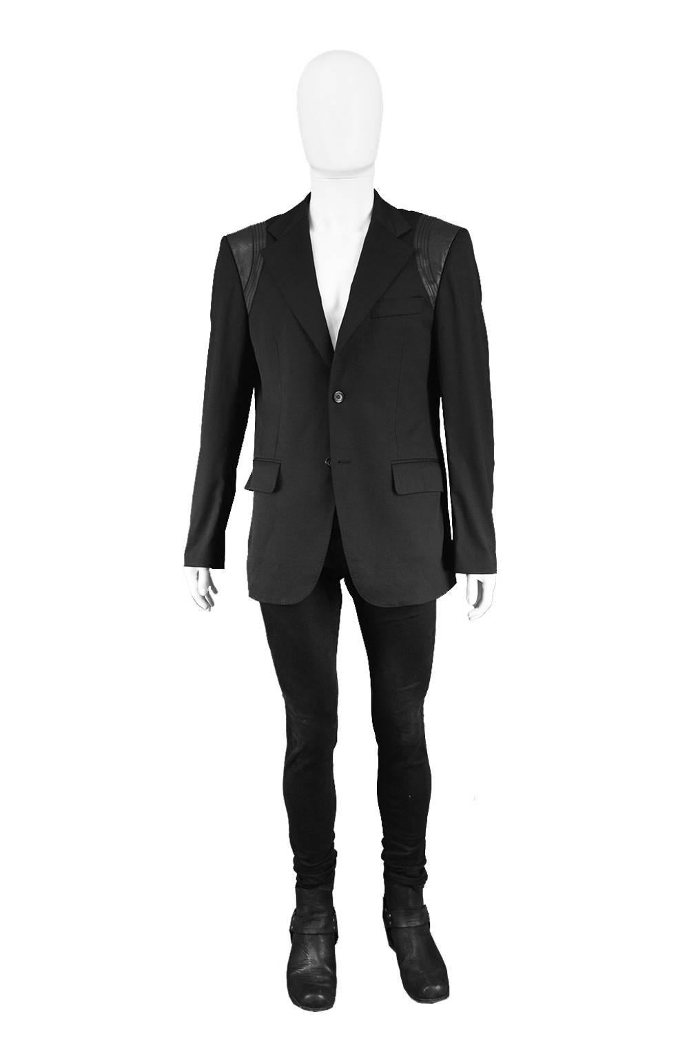 John Richmond Men's Blazer Jacket with Black Leather Shoulder Panels

Size: Marked I 52 Which is roughly a men’s Large. Please check measurements.
Chest - 42” / 106cm
Waist - 38” / 96cm
Length (Shoulder to Hem) - 29” / 73cm
Shoulder to Shoulder -