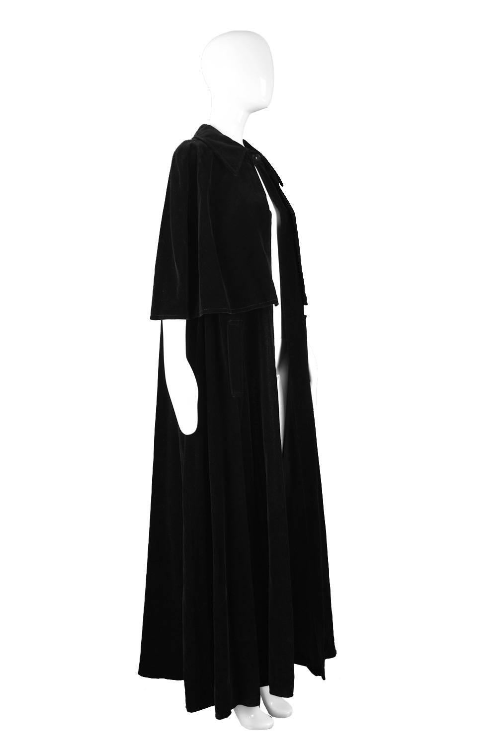 Louis Feraud Full Length Black Velvet Cape Cloak, 1960s In Excellent Condition In Doncaster, South Yorkshire