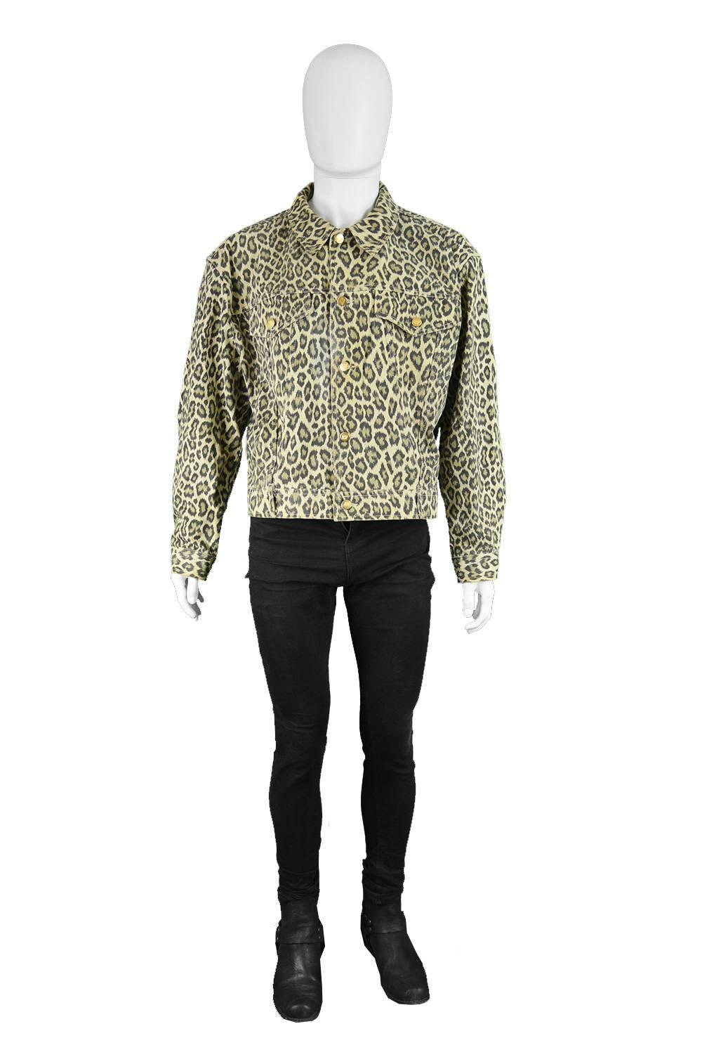 Jean Paul Gaultier Vintage Men's Leopard Print Denim Jacket, 1990s

Size: Marked men's XL. Please check measurements.
Chest - 50” / 127cm (has a loose fit on the chest like most mens denim jackets)
Waist - 42” / 106cm
Length (Shoulder to Hem) - 22”