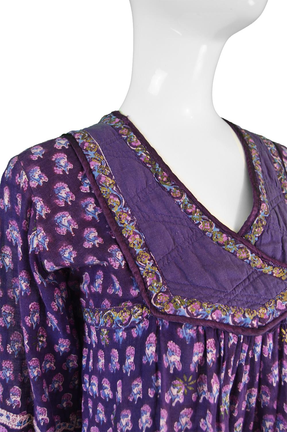 Alpnani Purple Indian Cotton Gauze Block Printed Quilted Boho Dress, 1970s In Excellent Condition For Sale In Doncaster, South Yorkshire