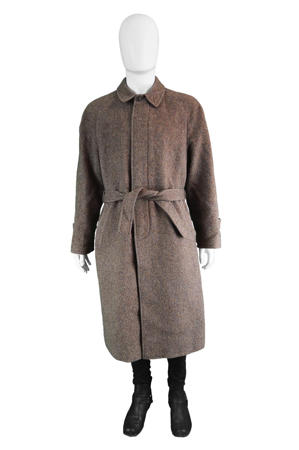 Louis Feraud Men's Vintage Brown Italian Wool Tweed Fly Front Over Coat, 1980s

Size: Marked 50 which is roughly a men's Medium to Large. Please check measurements)
Chest - 46” / 117cm (please allow roughly 4-6