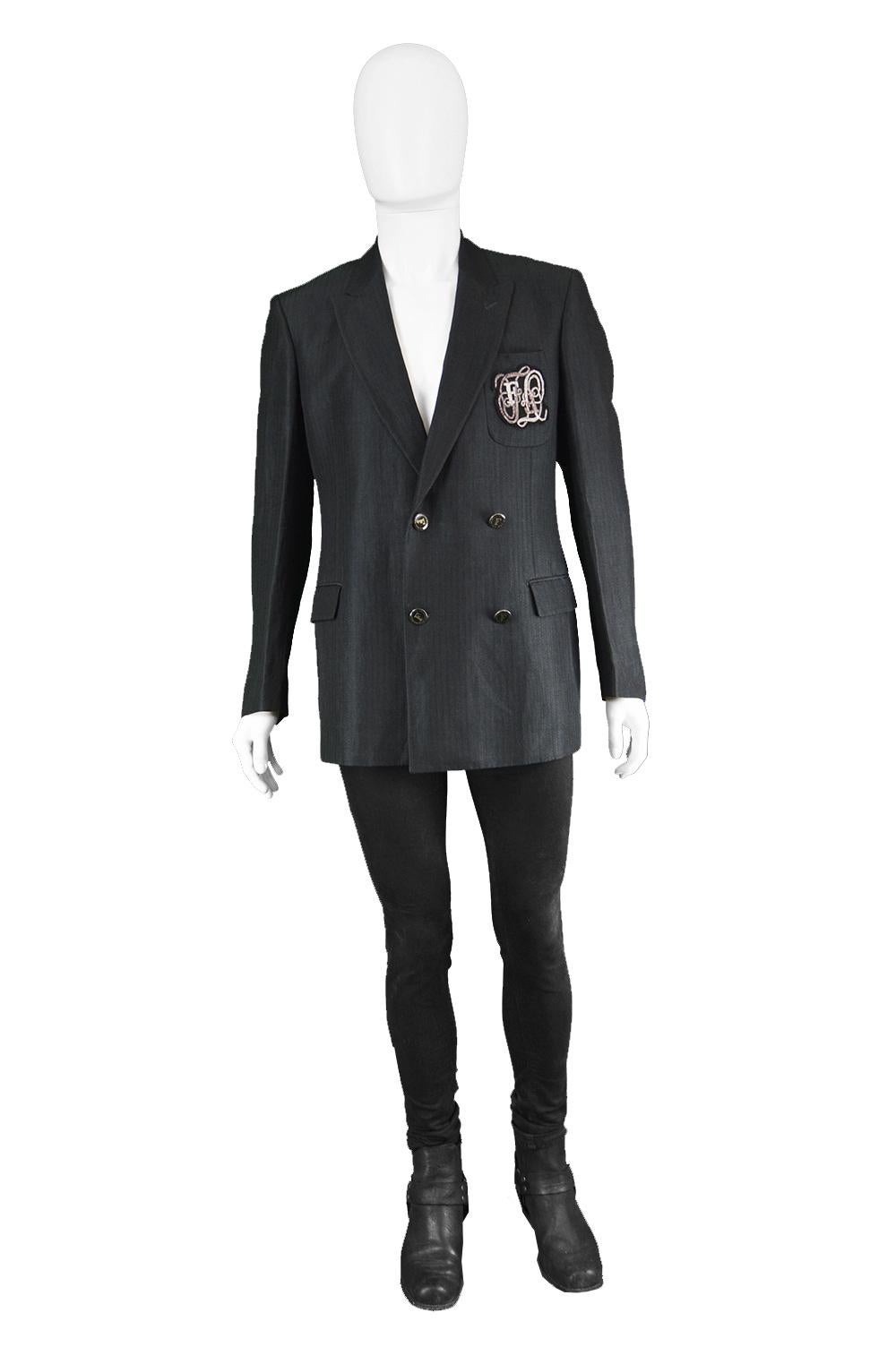 Gianfranco Ferré Men's Embroidered Wool & Ramie Double Breasted Blazer Jacket

Size: Marked 50 which is roughly a men's Medium. Please check measurements.
Chest - 42” / 106cm (allow a couple of inches room for movement)
Waist - 38” / 96cm
Length