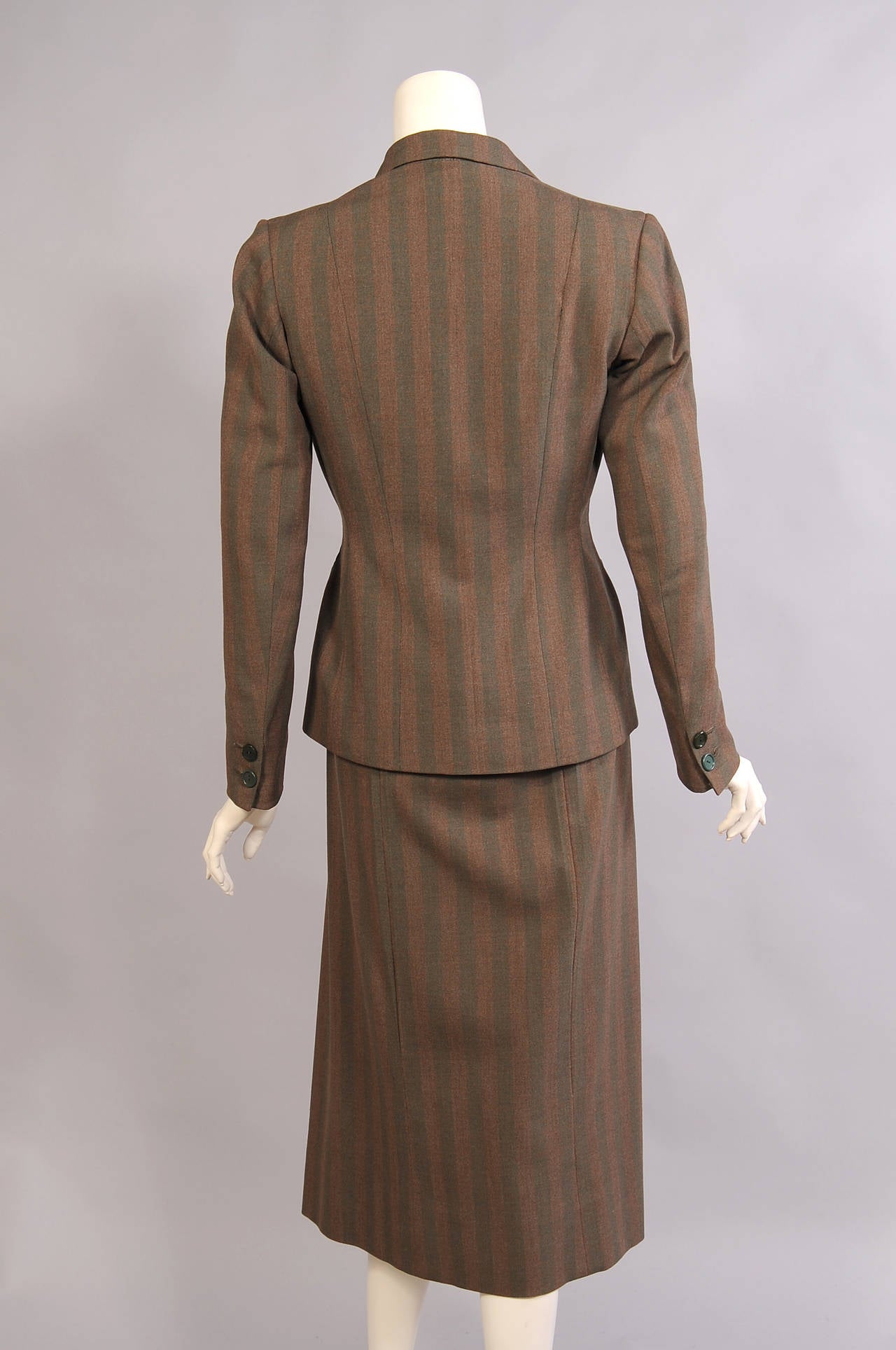 Brown Rare 1940's Hermes Three Piece Suit, Museum de accession