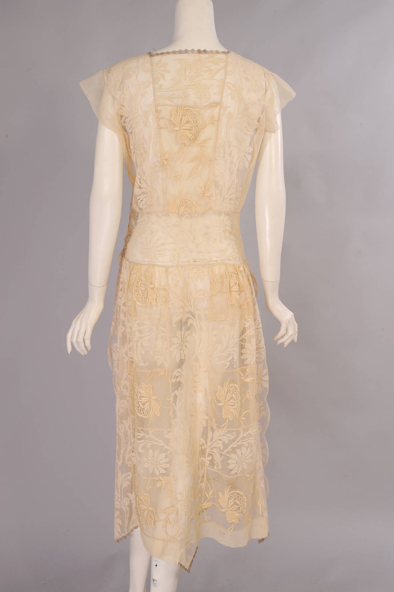 1920's Filet Lace & Embroidered Dress In Excellent Condition In New Hope, PA