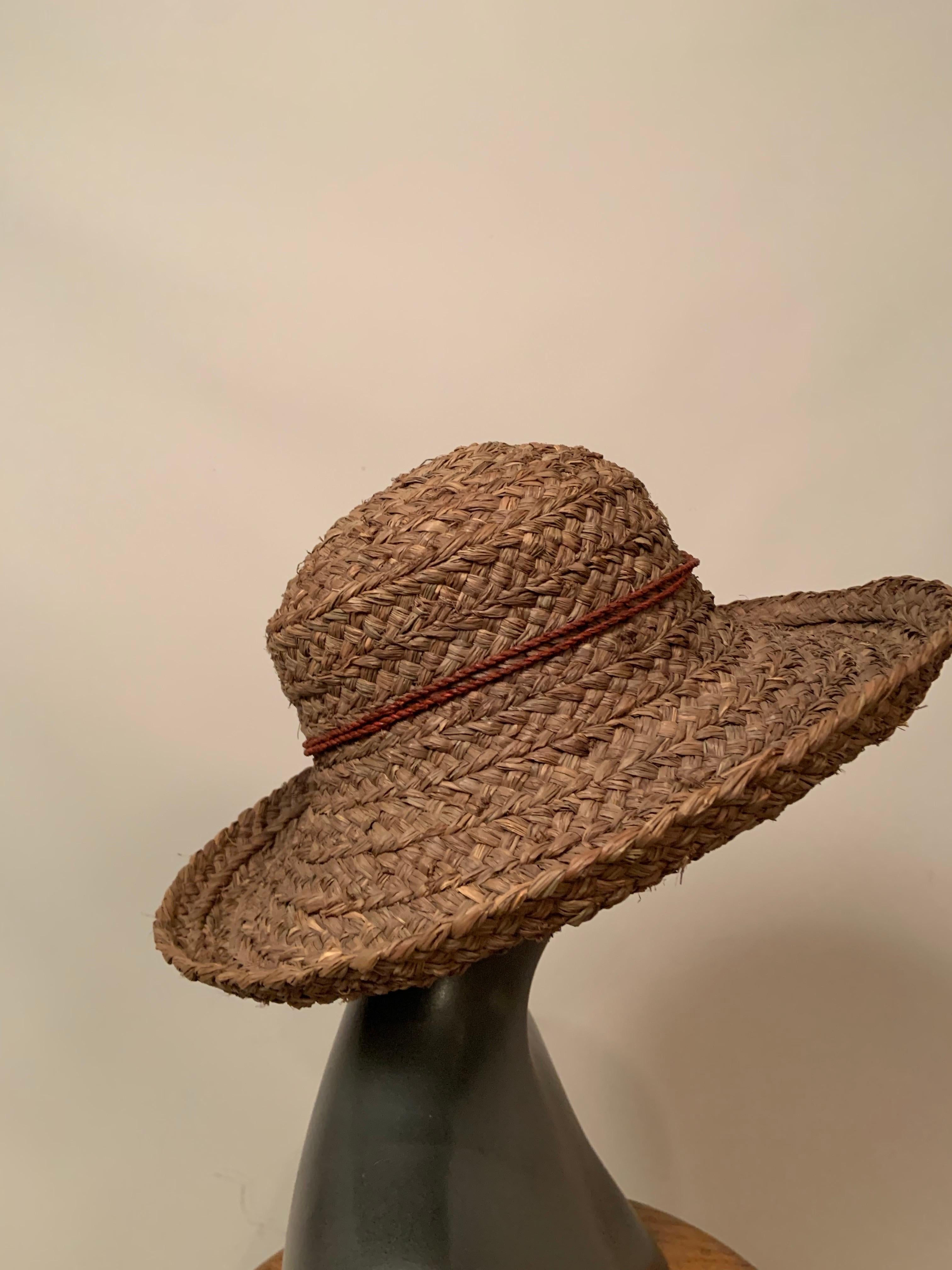 Cappello di paglia marrone cacao Helen Kaminski In condizioni buone in vendita a New Hope, PA