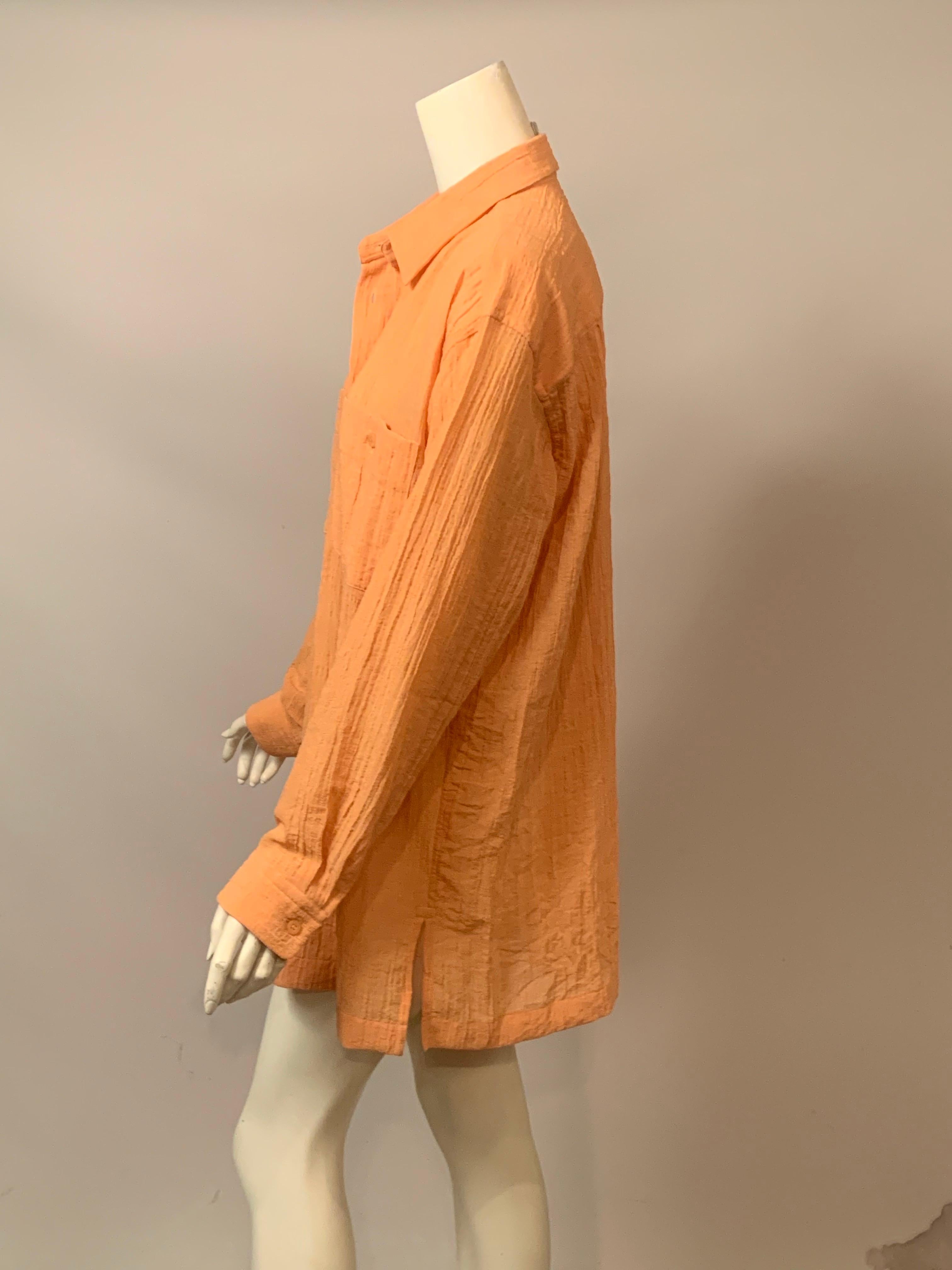 Blusa o Camisa Color Melón Issey Miyake Talla Grande en Excelente estado para la venta en New Hope, PA