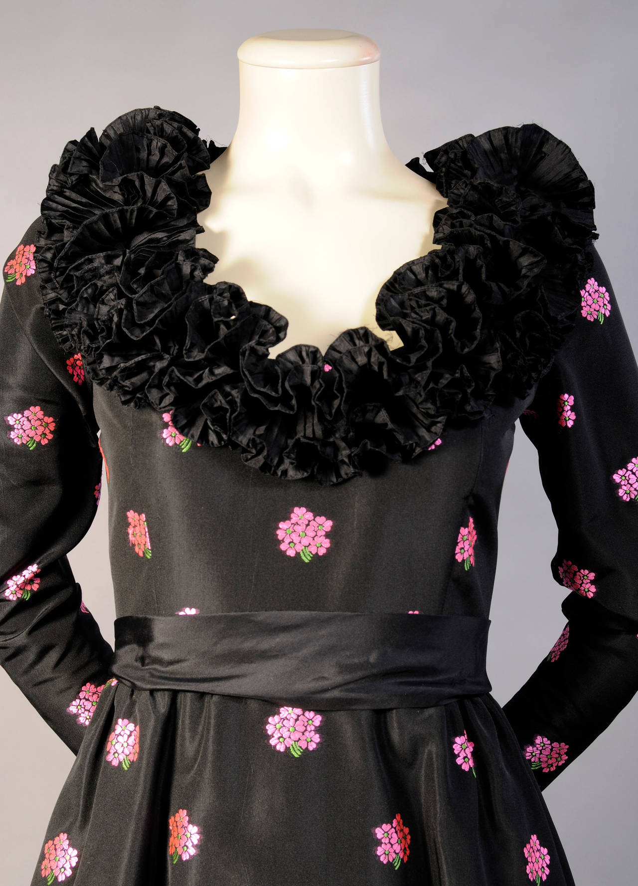 Women's 1972 Yves Saint Laurent Numbered Haute Couture Gown, Museum de-accession