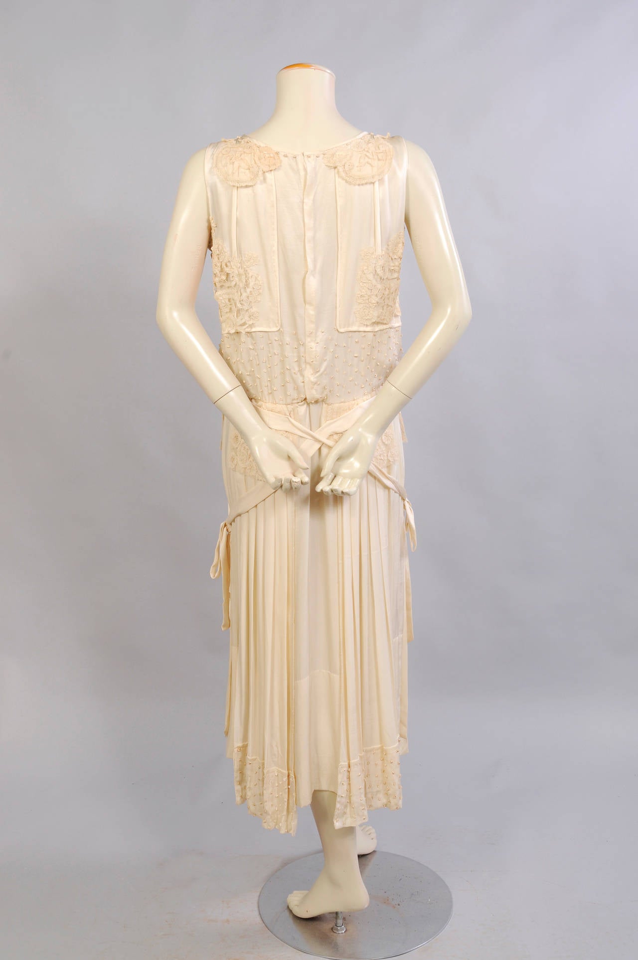 1920's Embroidered Silk & Lace Dress In Excellent Condition In New Hope, PA