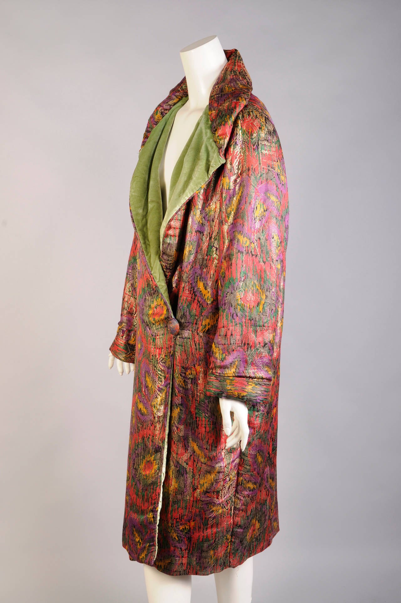 1920's Colorful Gold Lame & Velvet Evening Coat In Excellent Condition In New Hope, PA