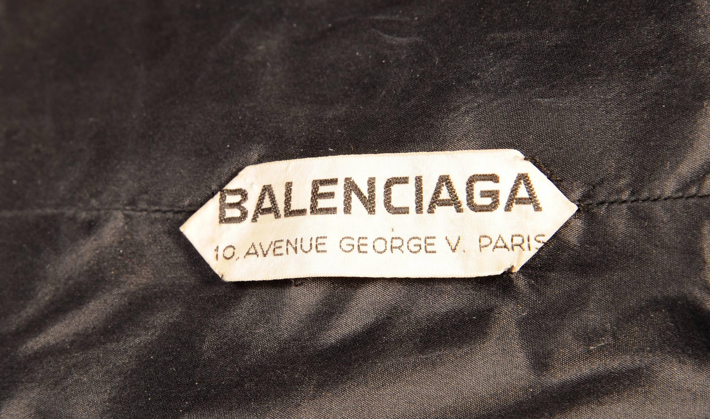 1950's Balenciaga Haute Couture Alencon Lace Evening Dress In Excellent Condition In New Hope, PA