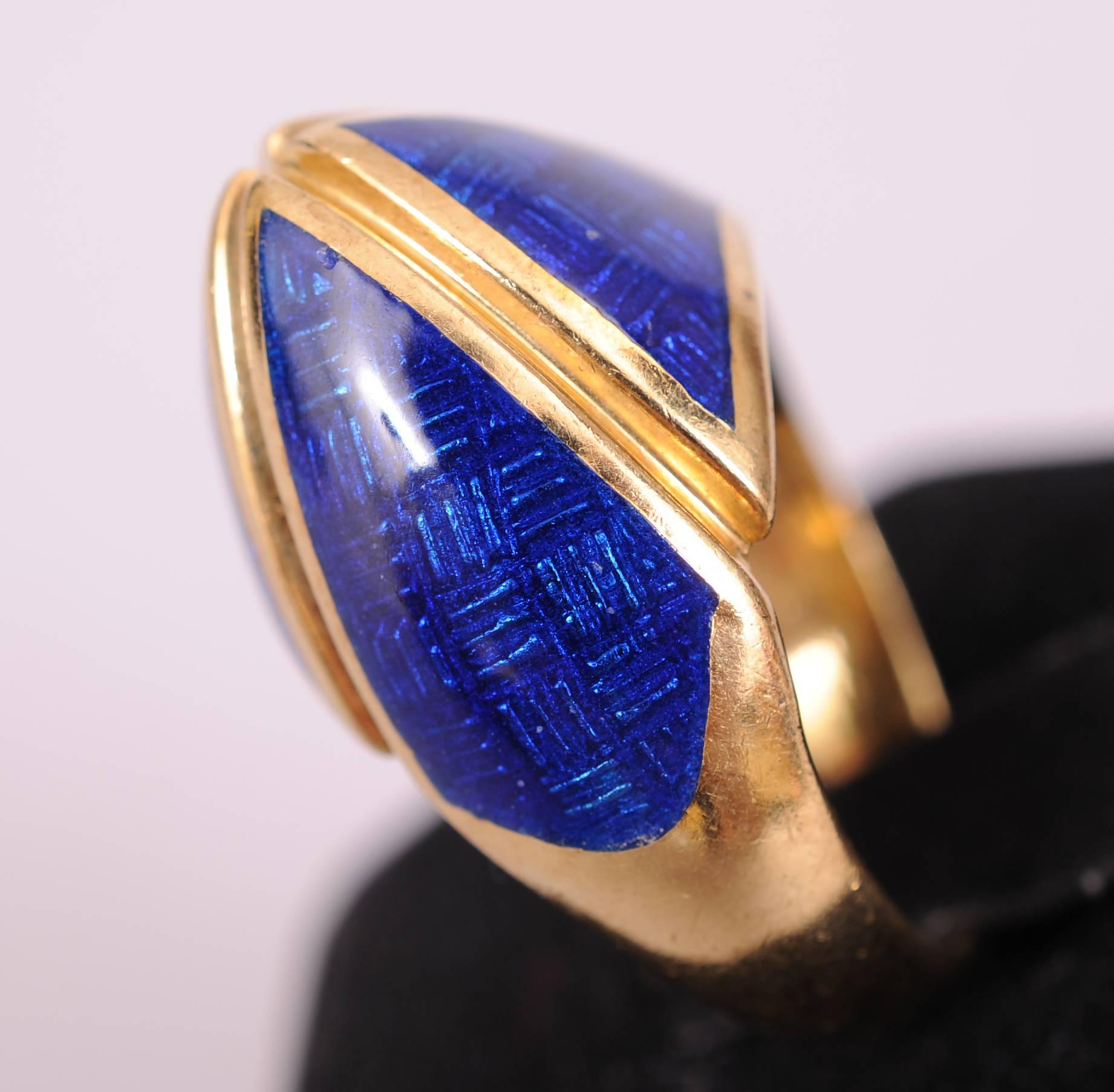 18k Gold and Blue Enamel Dome Ring For Sale 1