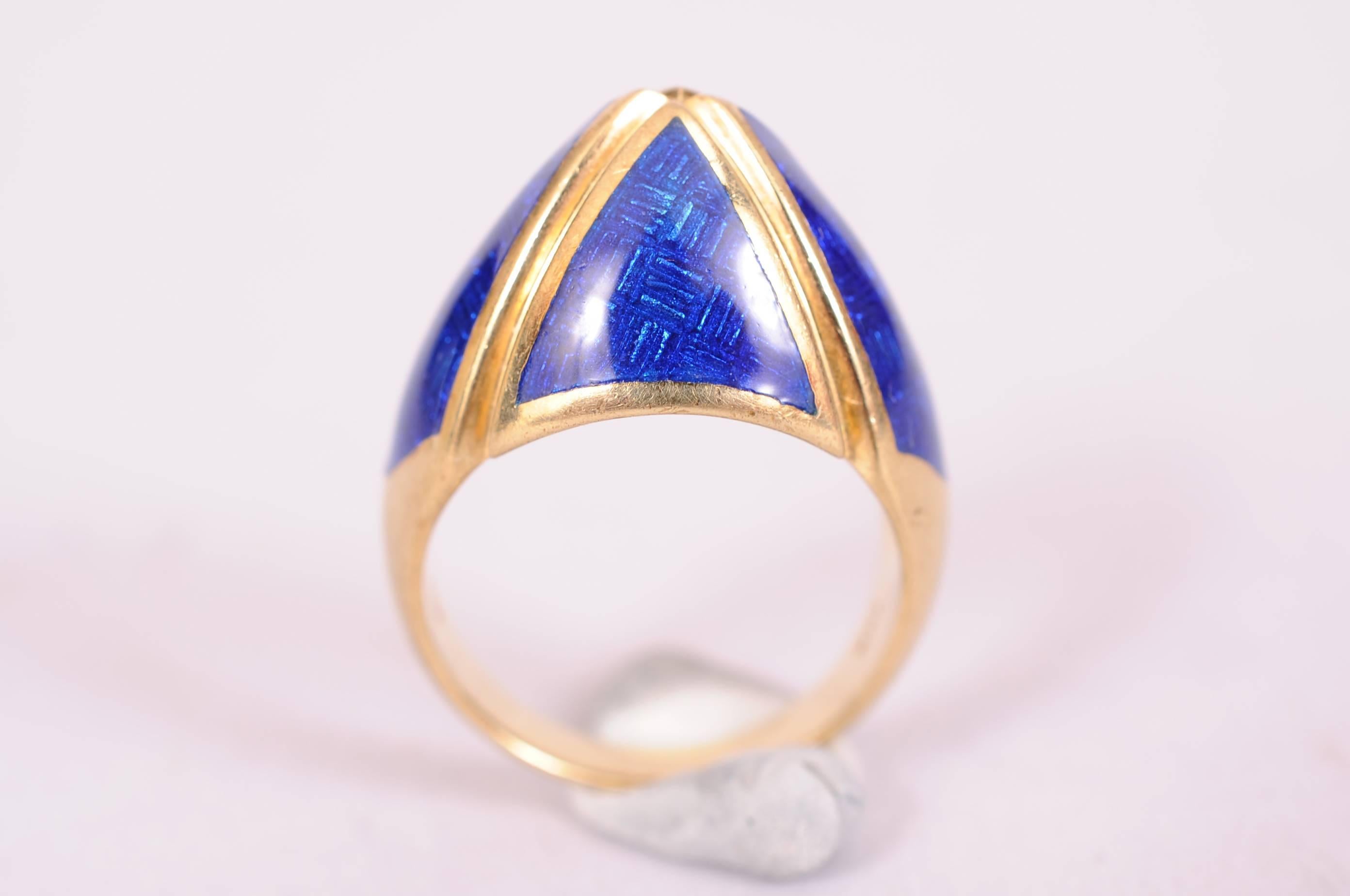 18k Gold and Blue Enamel Dome Ring For Sale 3