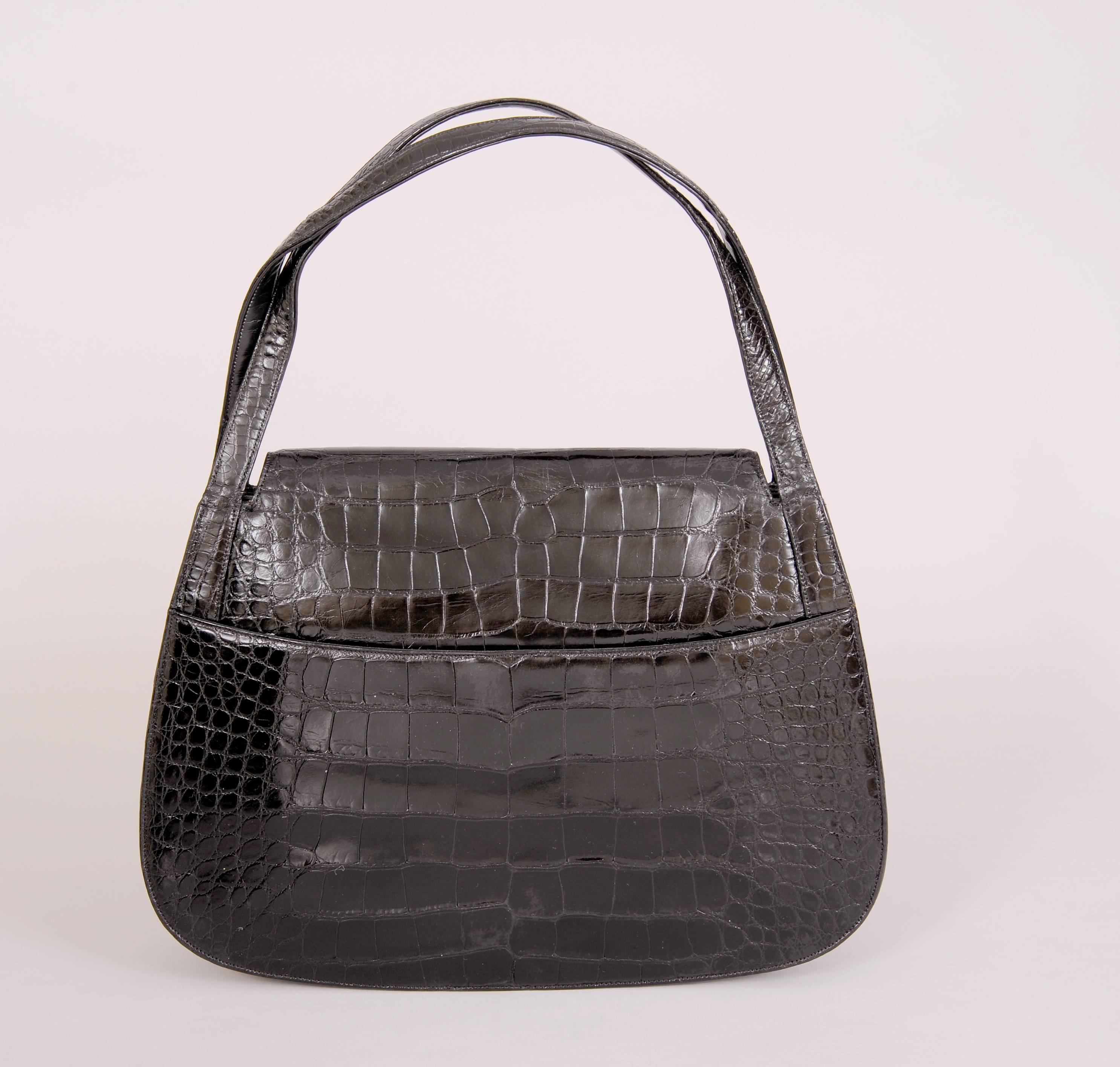 Lucille de Paris Oversized Black Alligator Handbag In Excellent Condition For Sale In New Hope, PA