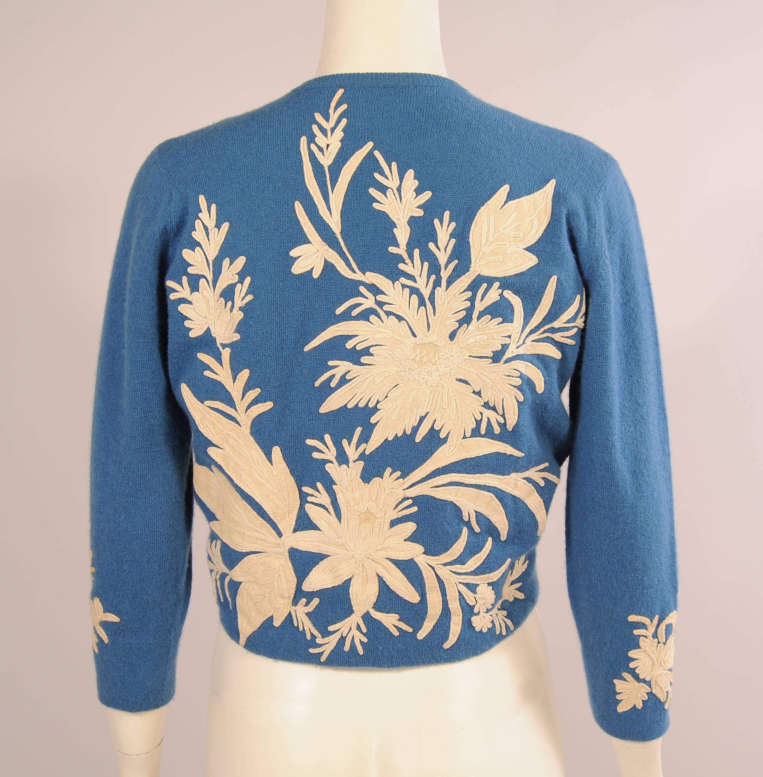 Helen Bond Carruthers Antique Lace Appliqued Cashmere Sweater circa 1950 In Excellent Condition In New Hope, PA
