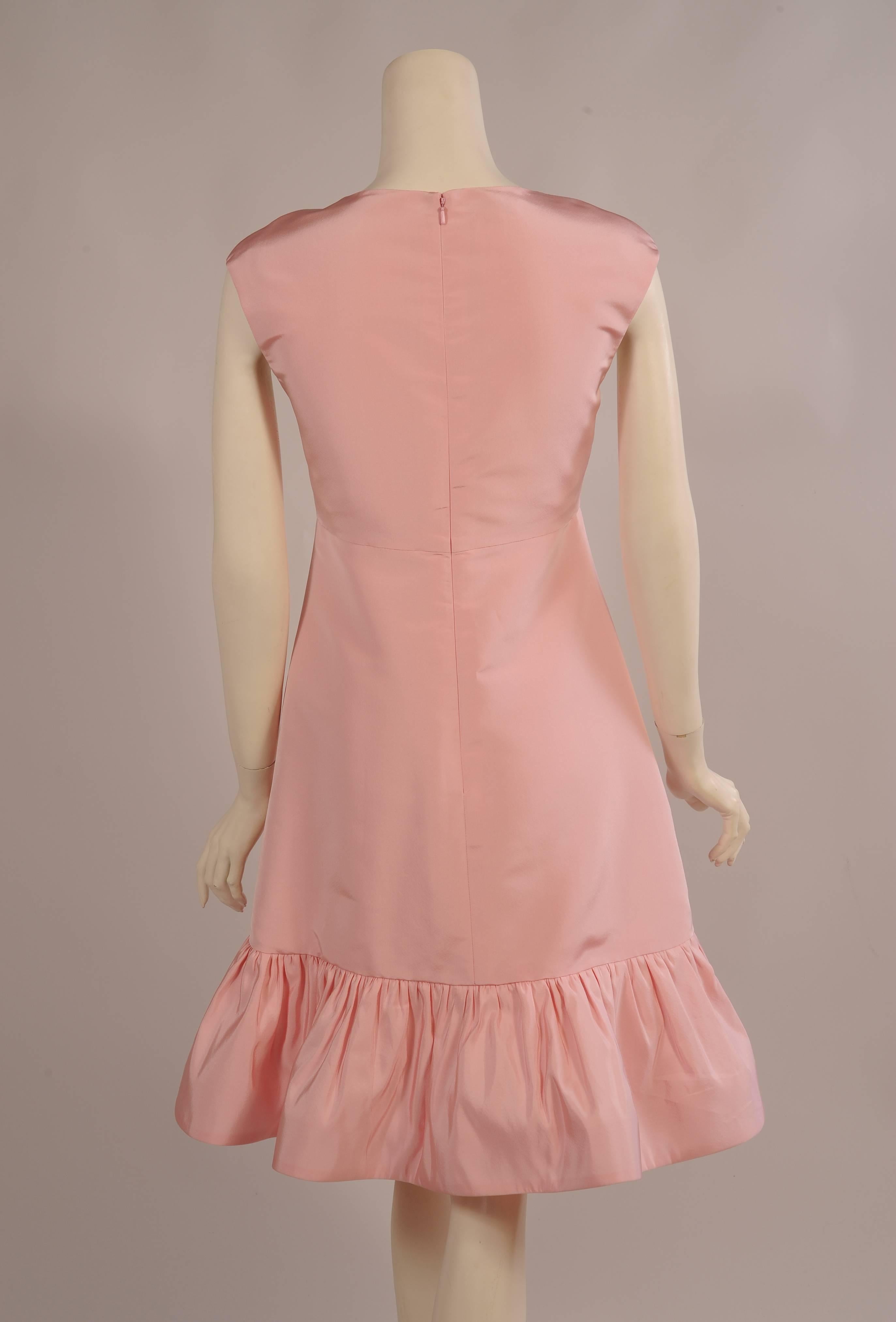 Oscar de la Renta Pink Silk Dress with Ruffled Hem In Excellent Condition In New Hope, PA