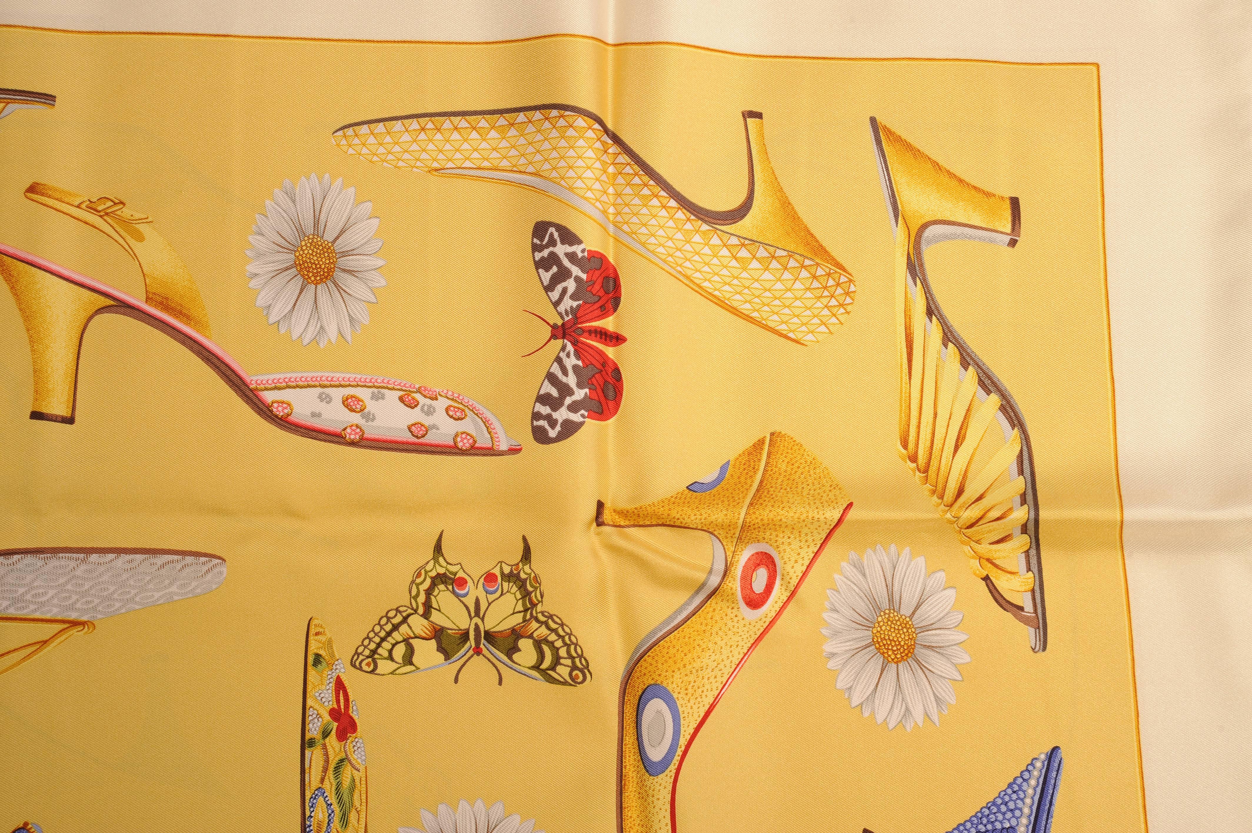 Salvatore Ferragamo Silk Scarf with Iconic Shoes, Butterflies and Daisies en Excelente estado para la venta en New Hope, PA