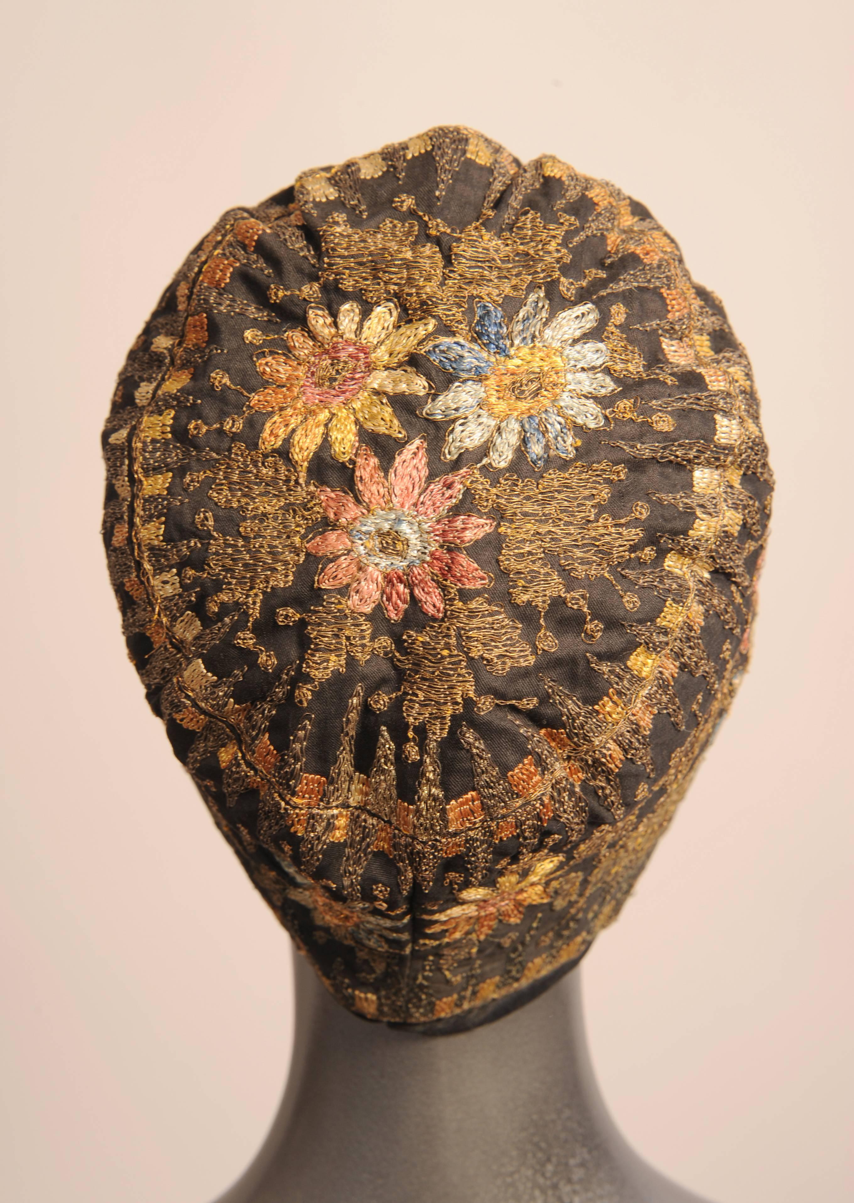 Silk and Gold Thread Embroidered Cloche Hat, 1920s  In Excellent Condition In New Hope, PA