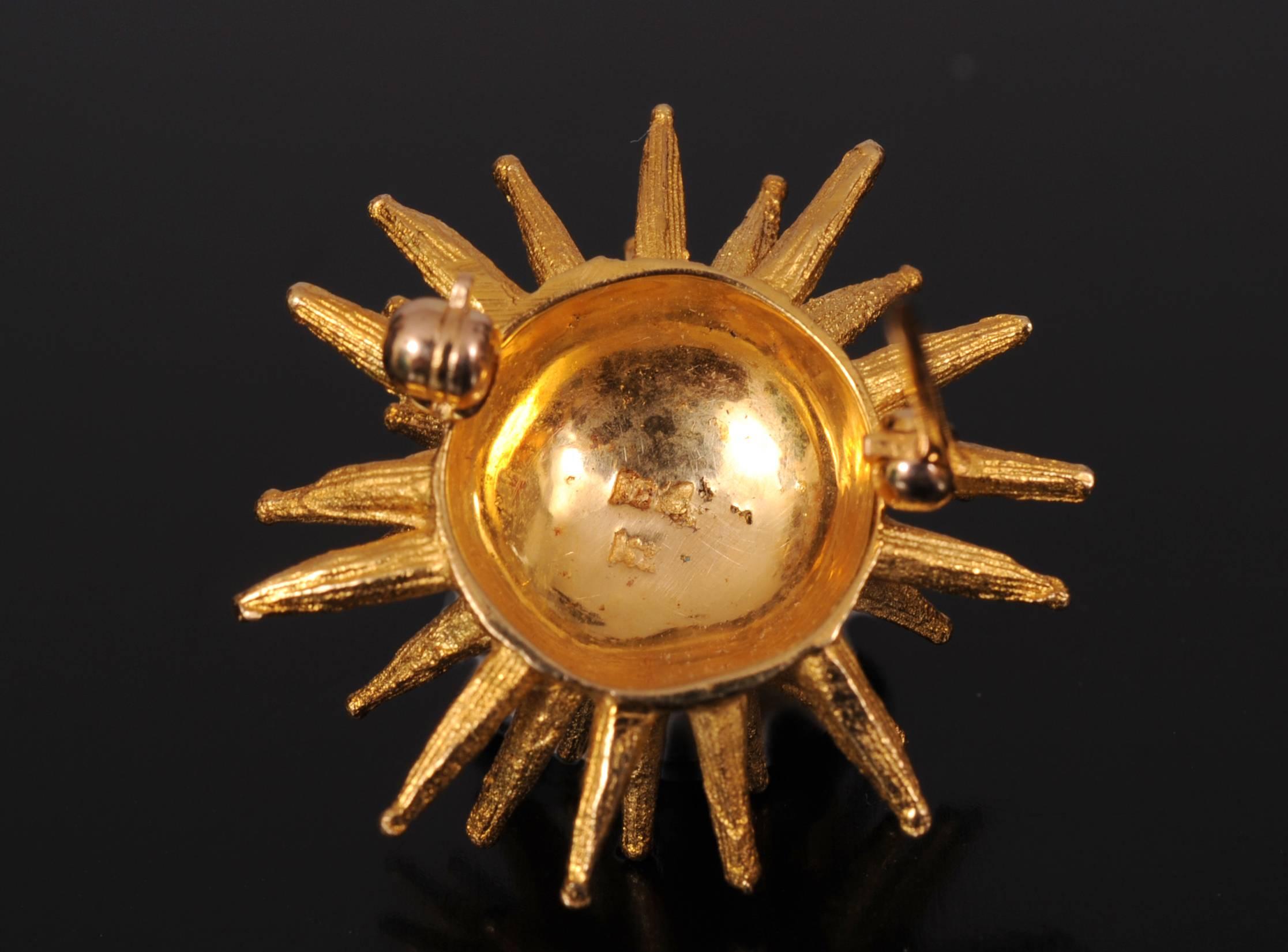 Gold Sea Urchin Pin with Diamond 1