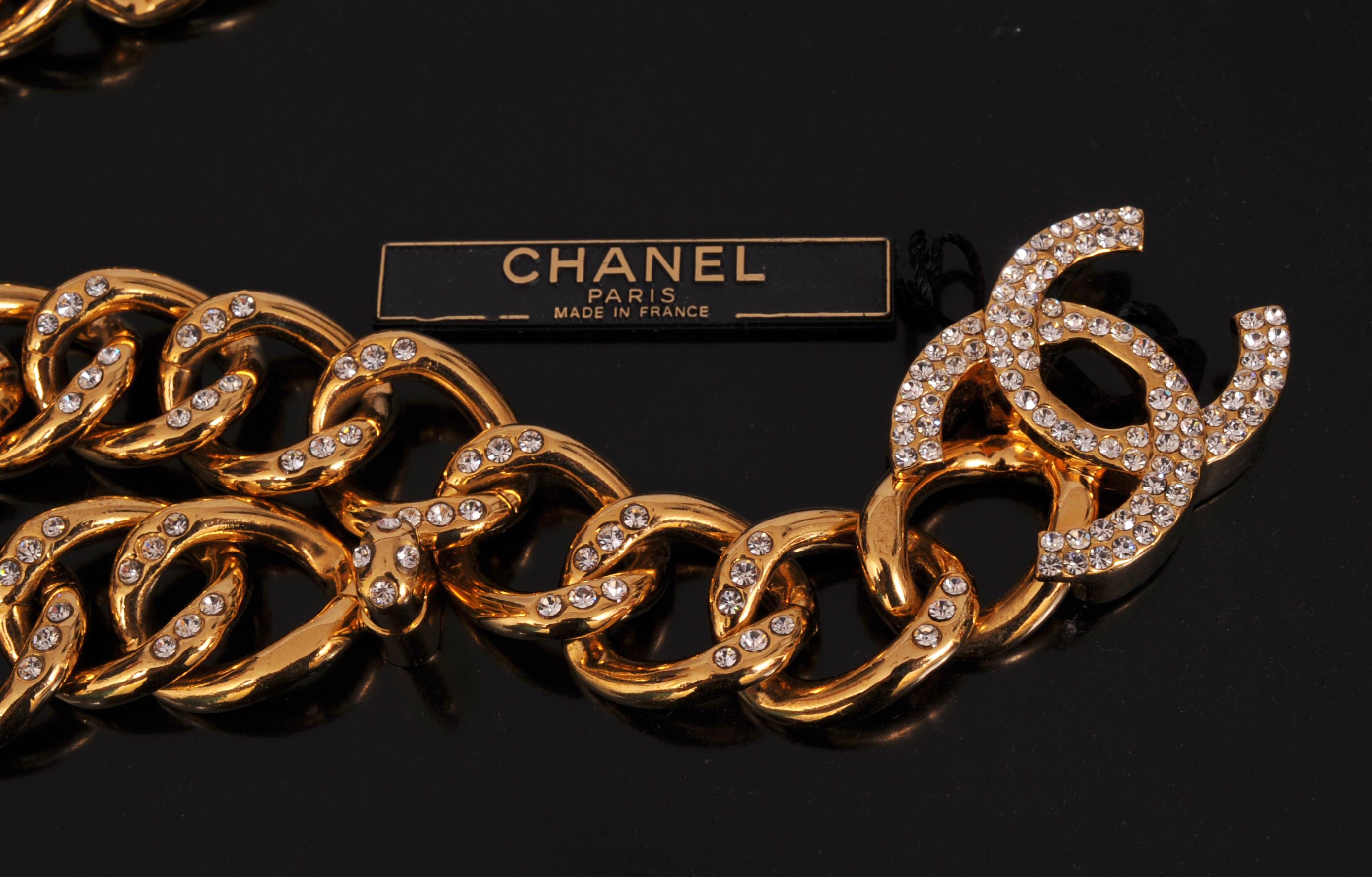 Chanel Diamante Studded Classic Chain Belt   In Excellent Condition In New Hope, PA