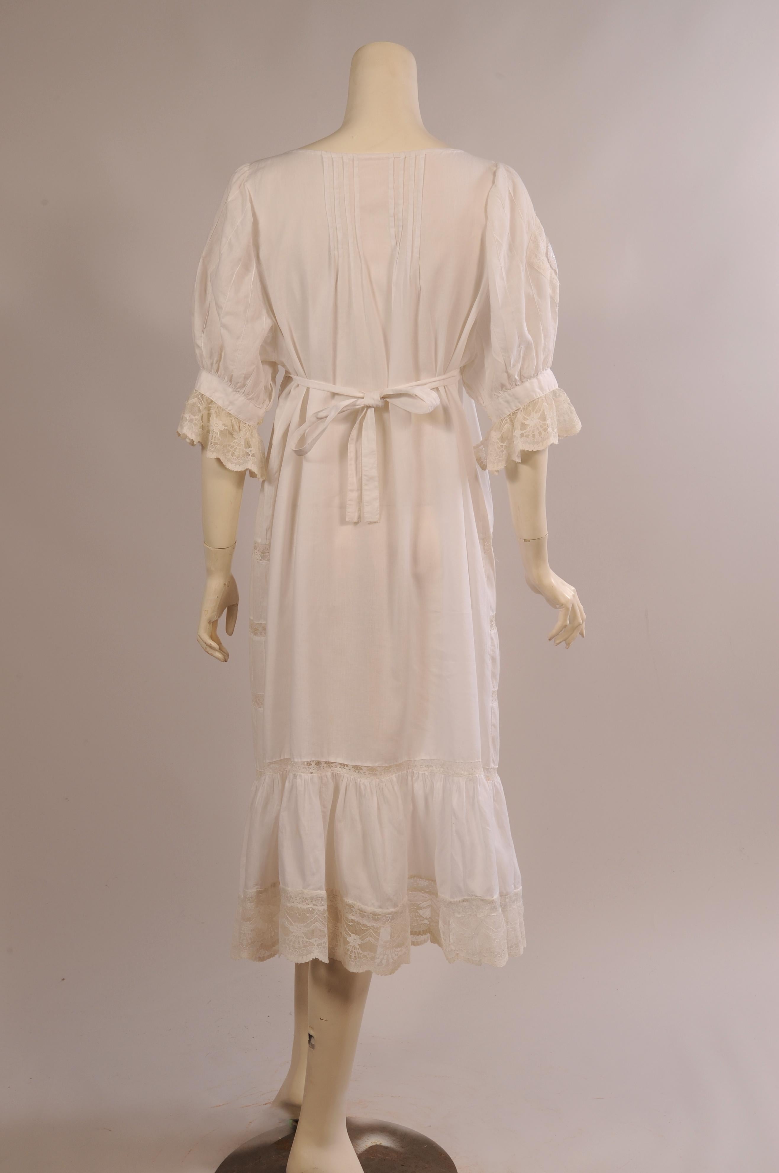 Victorian Inspired White Cotton and Lace Dress circa 1980 In Excellent Condition For Sale In New Hope, PA