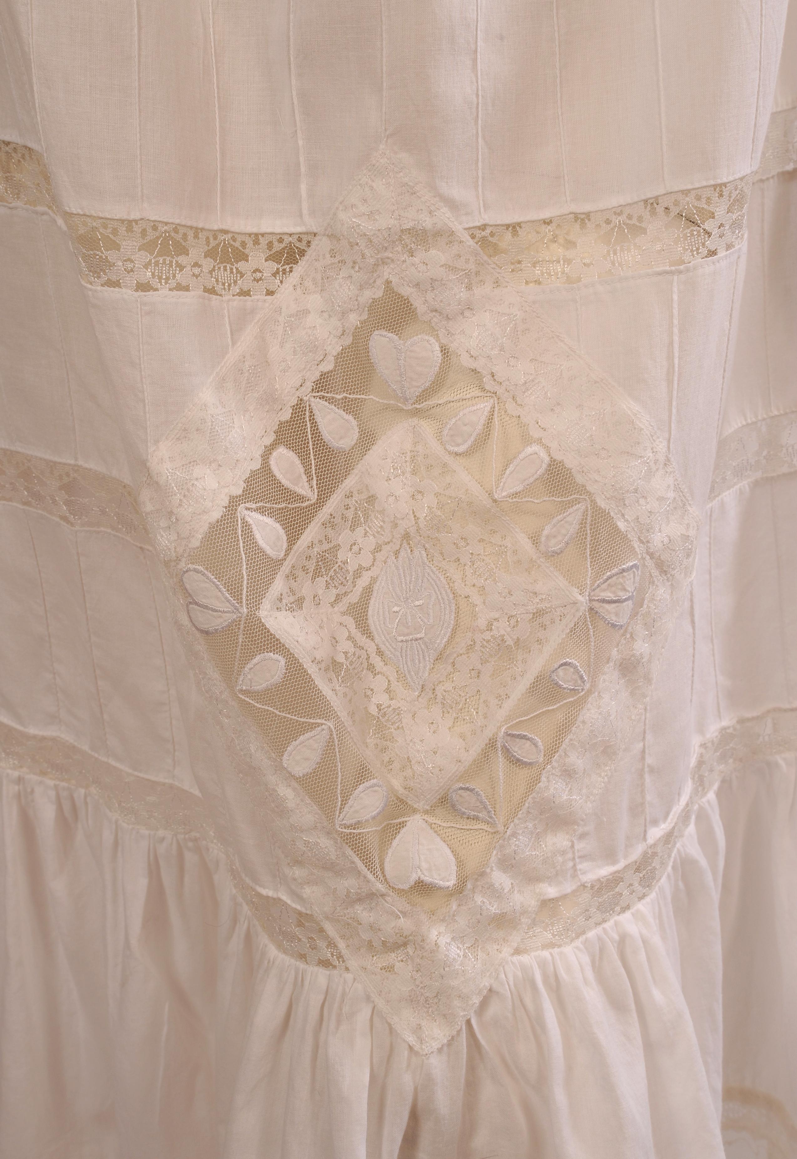 Victorian Inspired White Cotton and Lace Dress circa 1980 For Sale 1