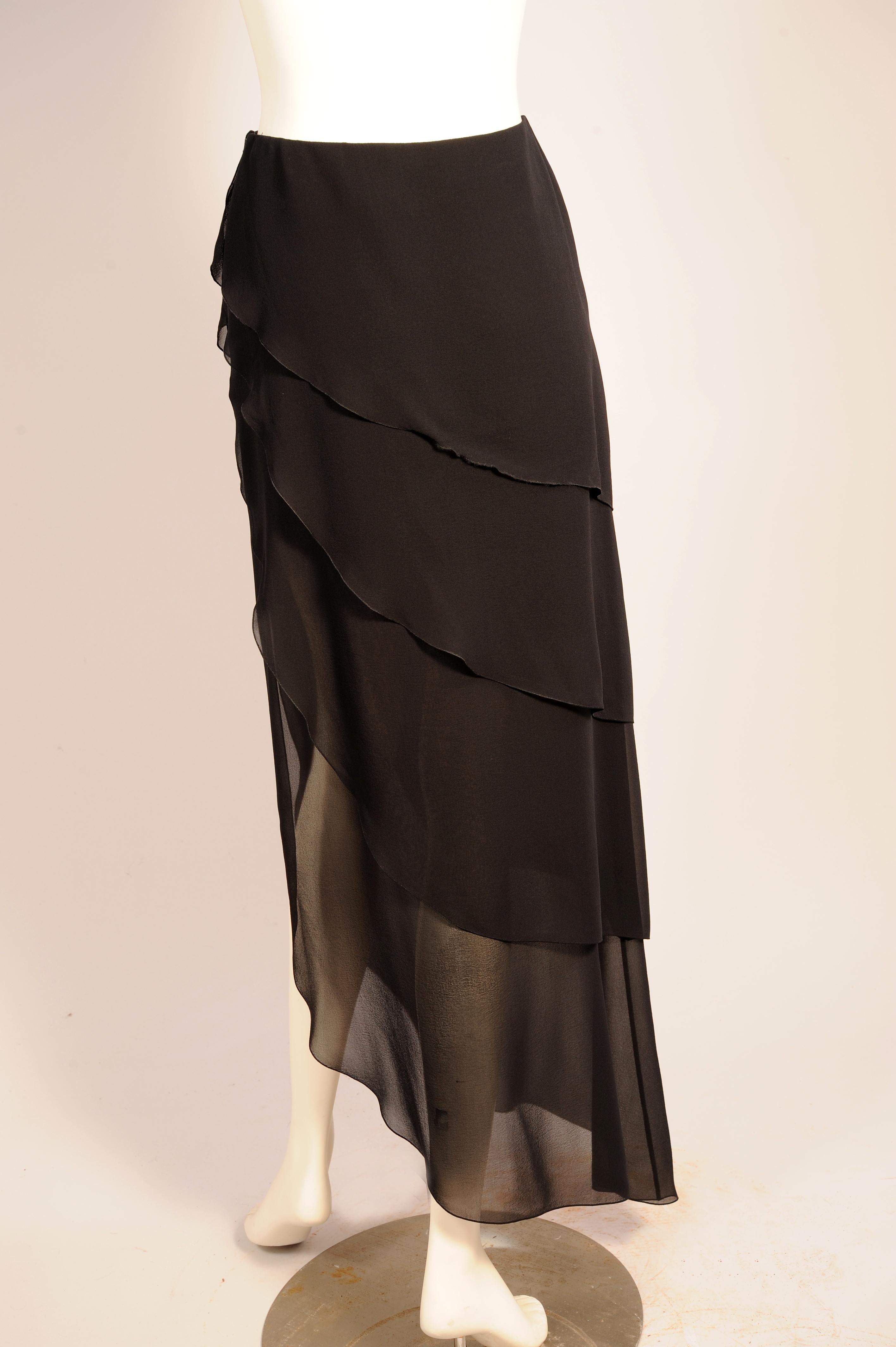 Nero Gonna a ruota in chiffon di seta nera di Chanel con apertura laterale alta in vendita