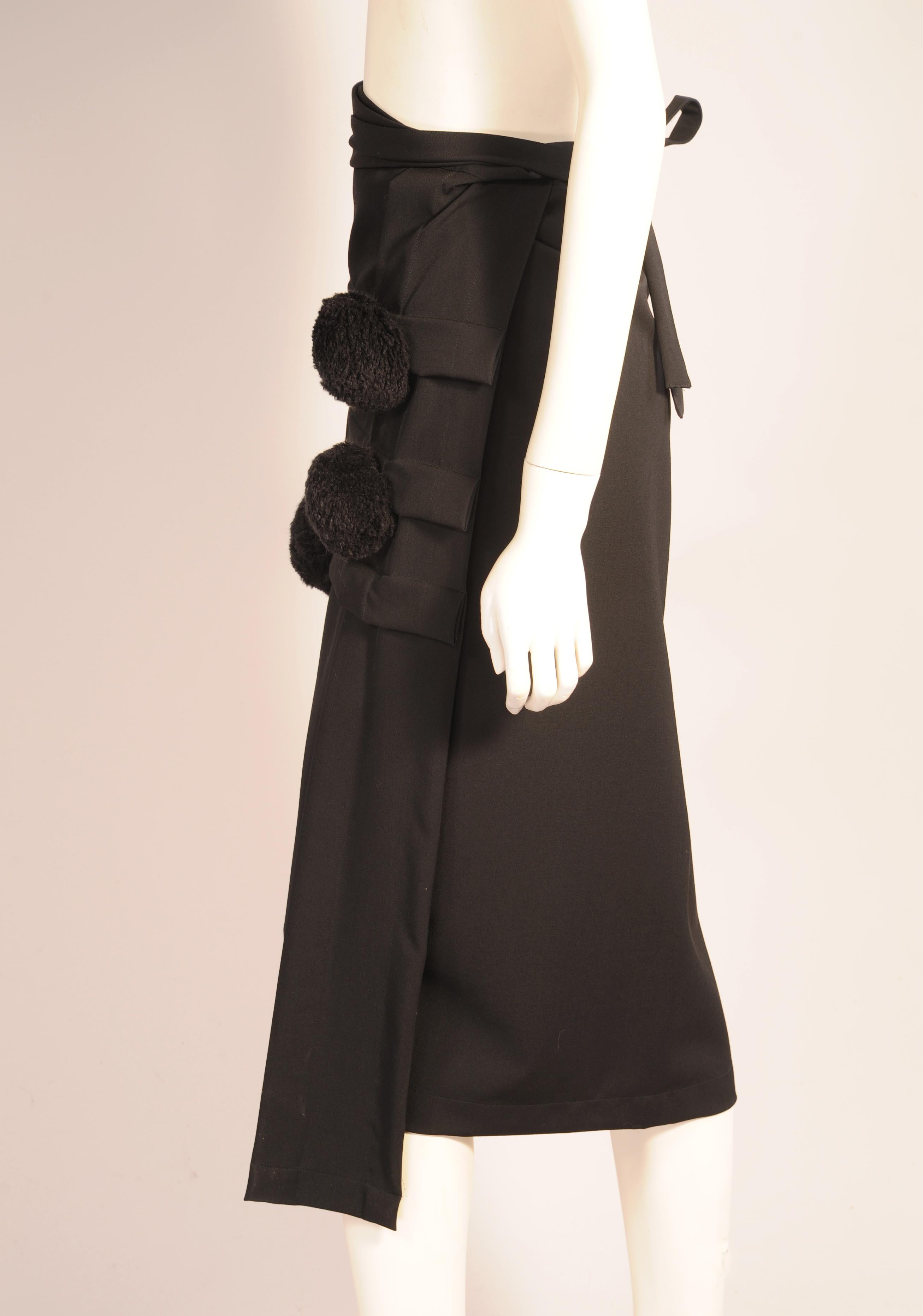 De las mujeres Comme des Garcons Falda Envolvente de Lana Negra con Apliques de Pompones Negros en venta
