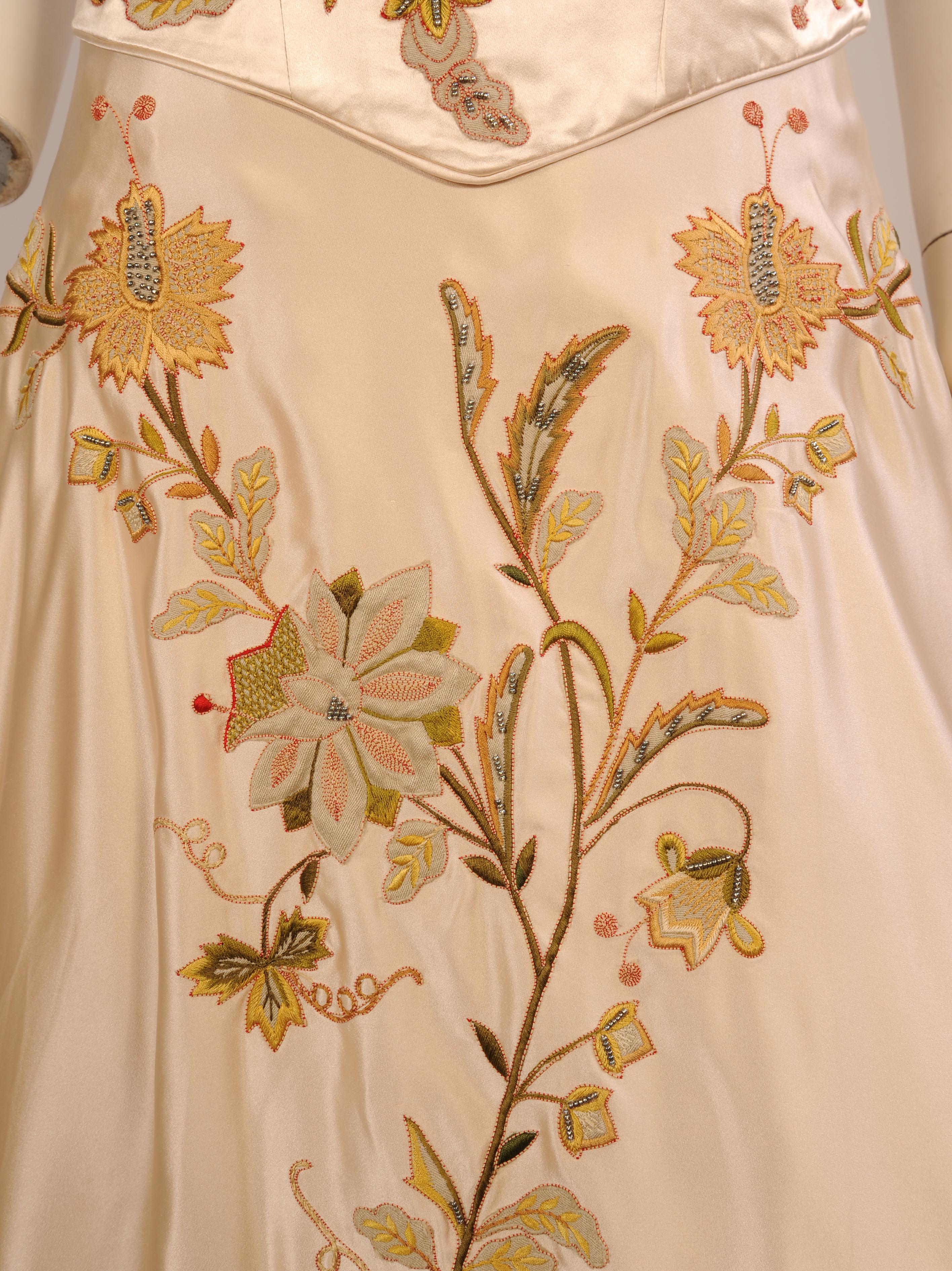 Eavis & Brown Beaded Embroidered and Appliqued Cream Silk Satin Two Piece Gown In Excellent Condition In New Hope, PA