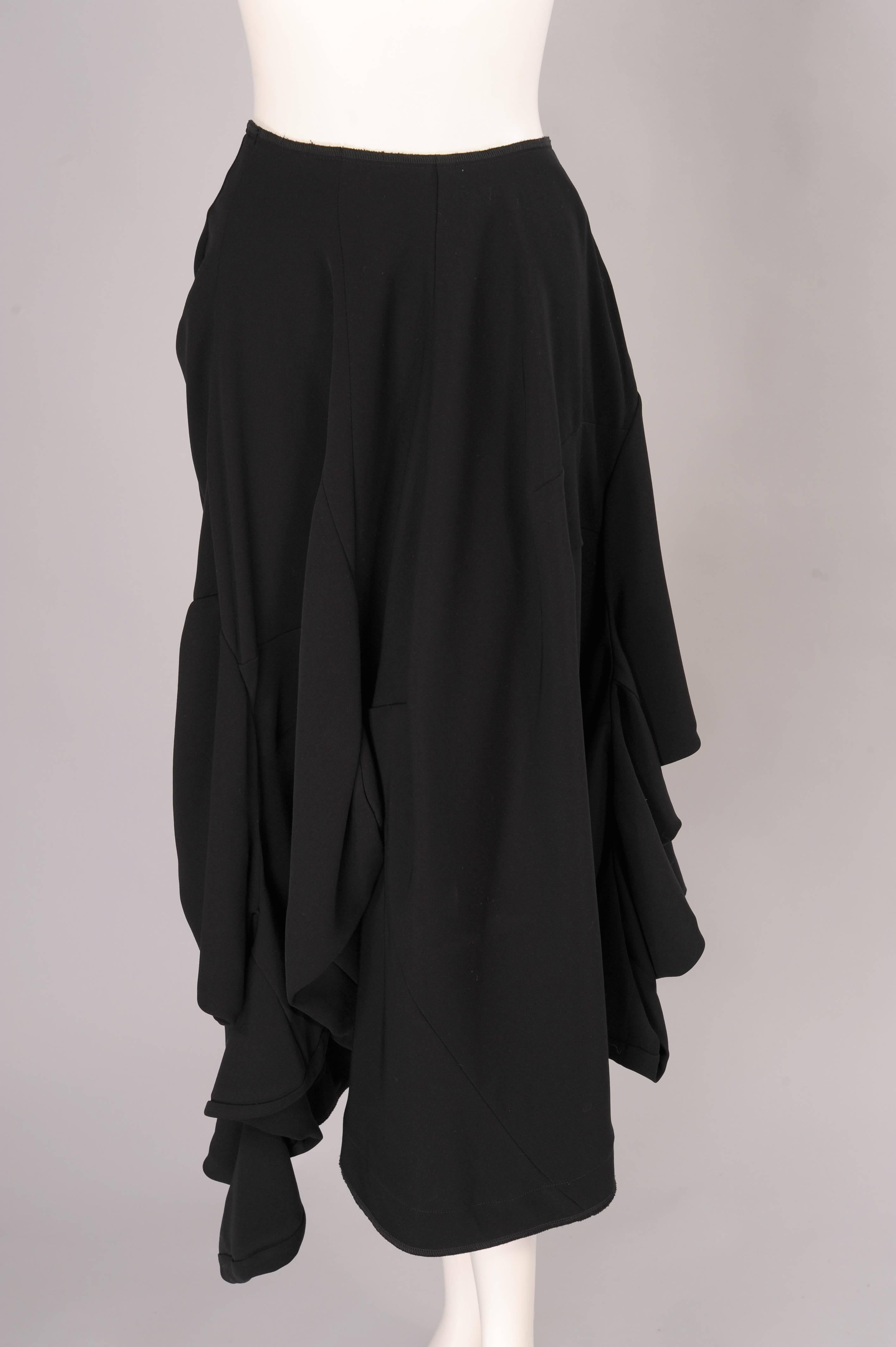 Falda Comme des Garcons con Mangas Largas Retorcidas Negro en venta