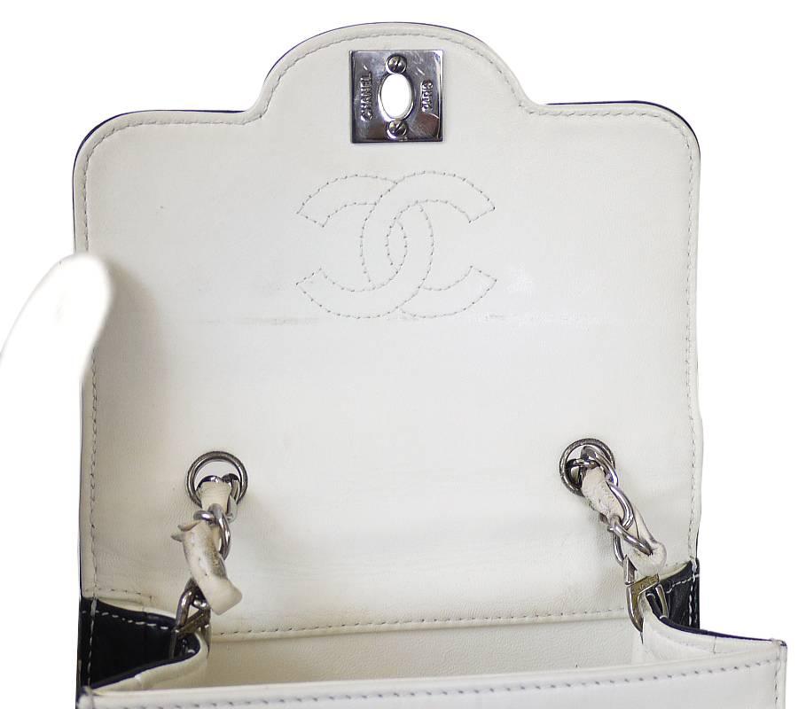 Women's Vintage Chanel Bicolor Mini Classic Crossbody Flap Bag