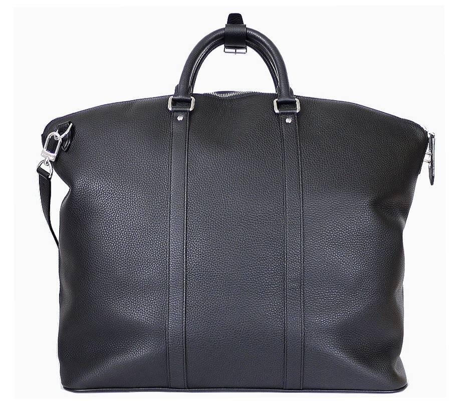 Louis Vuitton Lockit Taurillon Voyage in great condition. Quite hard to find, luxury travel bag for men. From Autumn-Winter 13-14 Runway collection. Whether used for travels or for the city, the Lockit Voyage carries off its duties with panache.