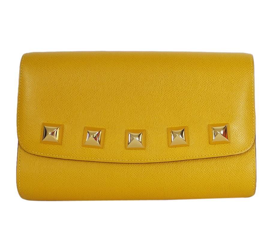 Hermes Medor 2way shoulder bag, Yellow. This is very rare vintage Hermes shoulder bag. Shoulder strap can be stored completely inside the bag when you use the bag as clutch bag. Wearable across the body. The length of the strap looks different from