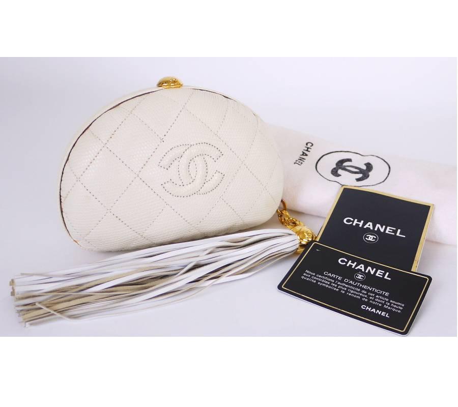 1980s Chanel White Lizard Skin Half Moon Long Tassel Clutch Bag Rare  For Sale 4