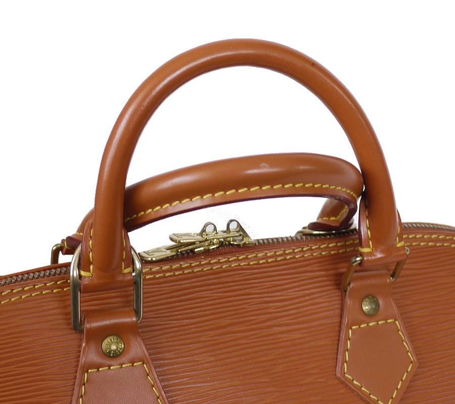 Louis Vuitton Epi Alma Handbag, Tote Zipangu Gold For Sale 2