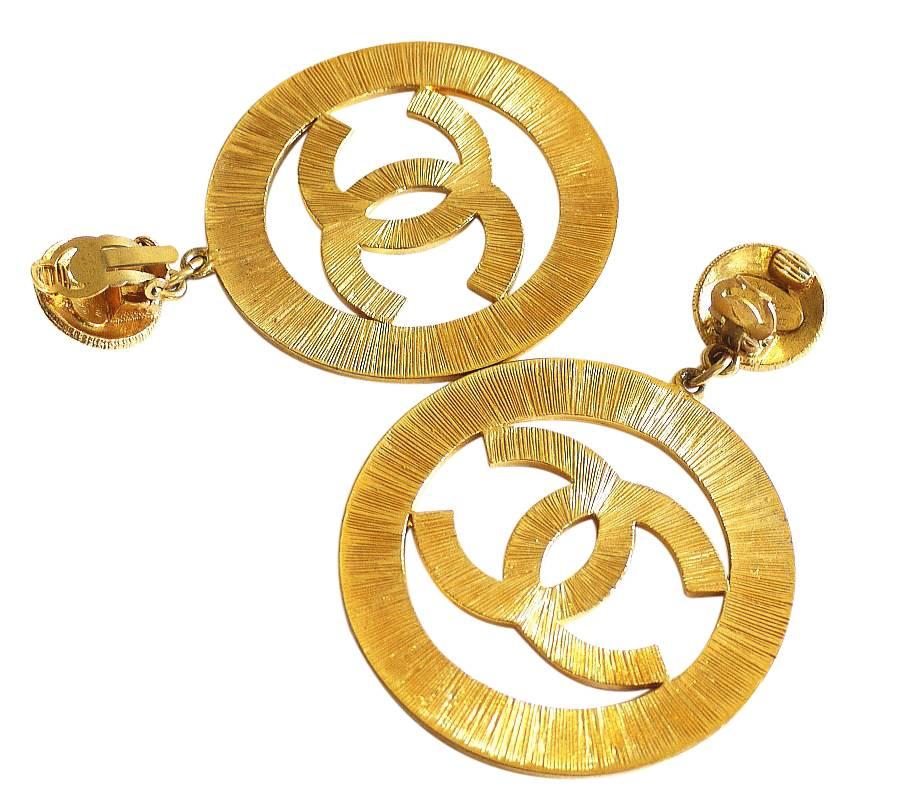chanel gold dangle earrings
