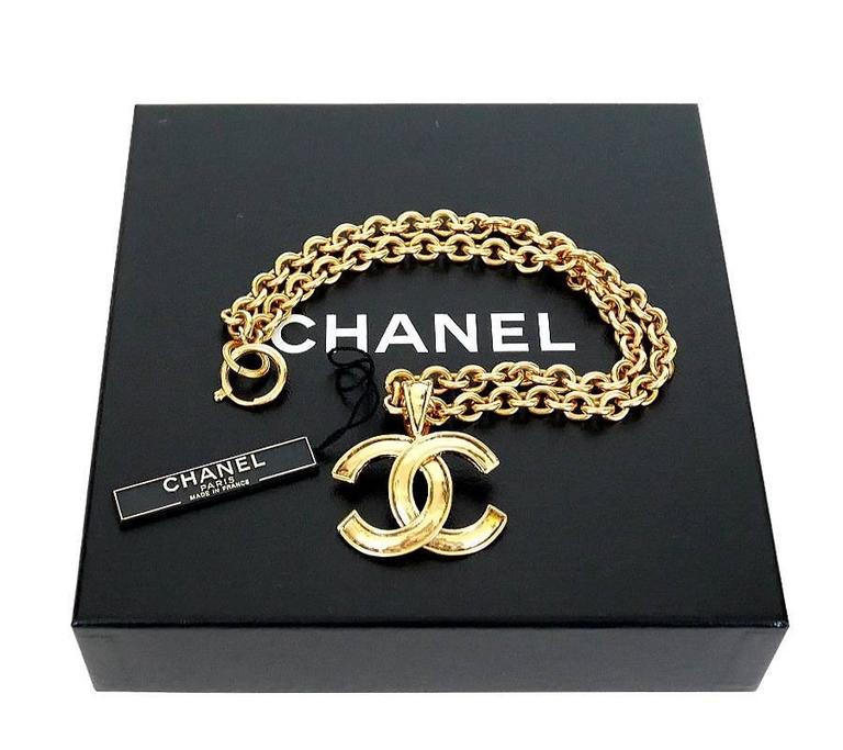 Vintge Chanel Big CC Logo Gold Necklace, Pendant 1994 at 1stDibs | 1994 ...