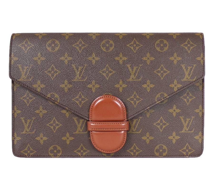 Louis Vuitton Monogram Ranelagh Clutch Bag M51782 In excellent condition.

    Model : M51782
    Comes with Dust bag
    Date code:374 V I
    Made in France

Condition: excellent condition. Exterior shows some light scratches and scuff, but