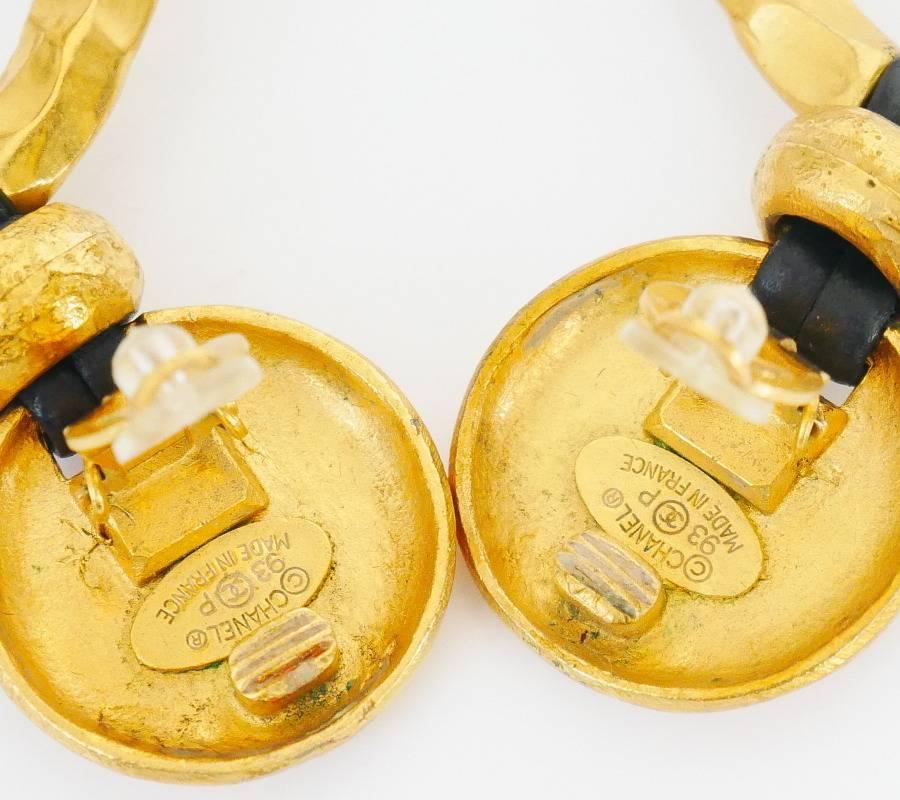 Rare Vintage Chanel Extra Large Gold Dangle Earrings In Excellent Condition For Sale In Hiroshima City, JP