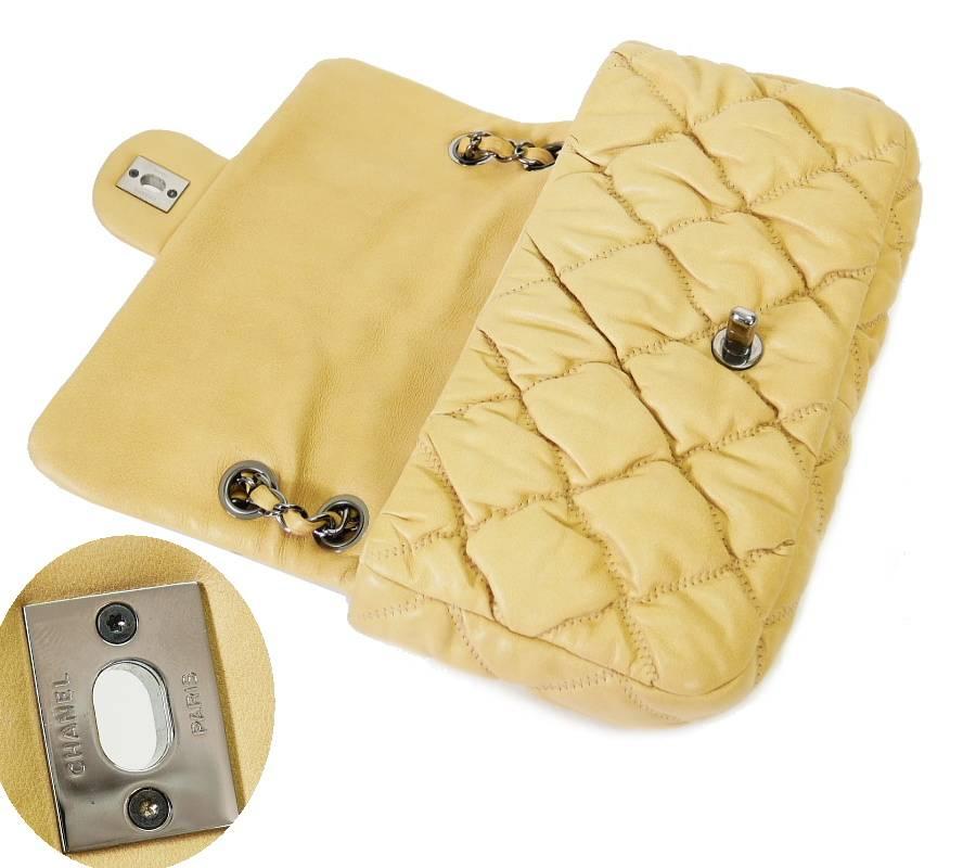 Women's Chanel 2.55 Bubble Quilted Classic Chain Shoulder Bag Beige For Sale