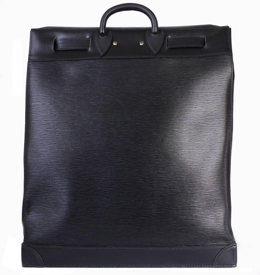Special Order Epi Steamer bag.This travel bag in Black Epi Leather offers a large storage space. Its base features protective feet and a leather strap makes its closure more secure. Luxury travel bag.

    Comes with : 1 x Key, Lock
    Date code