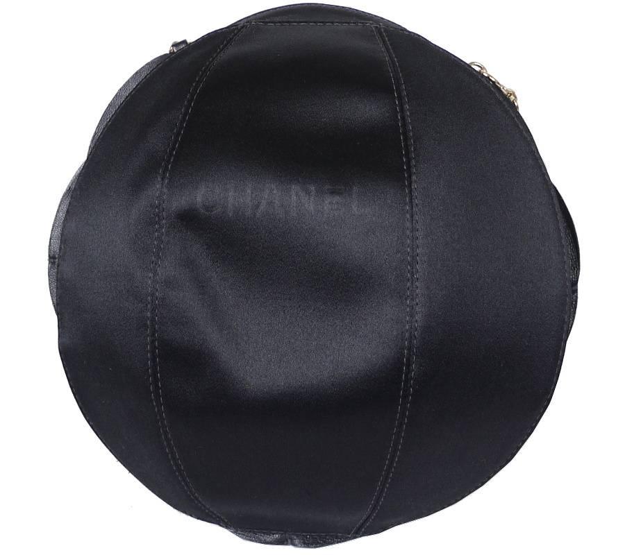 Chanel Leather Camellia 2 Way Evening Clutch Black  In Excellent Condition In Hiroshima City, JP