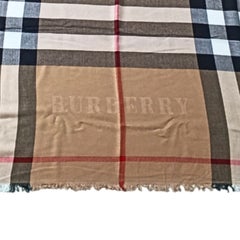 Sciarpa quadrata avvolgente Burberry London in cashmere con motivo jacquard EKD a quadri - Scozia