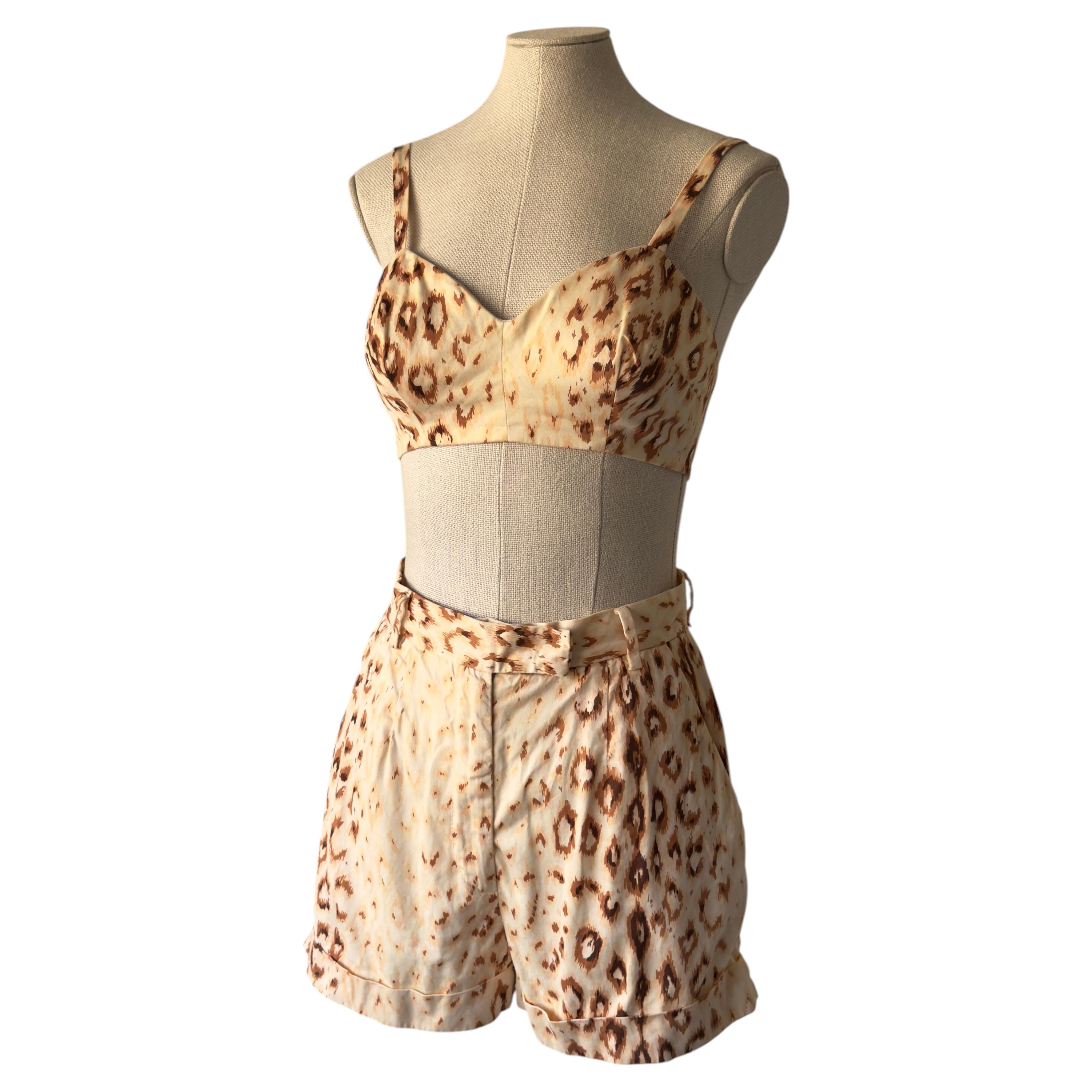 Set composto da top bralette e pantaloncini con stampa leopardata Dolce & Gabbana Primavera/Estate 1992