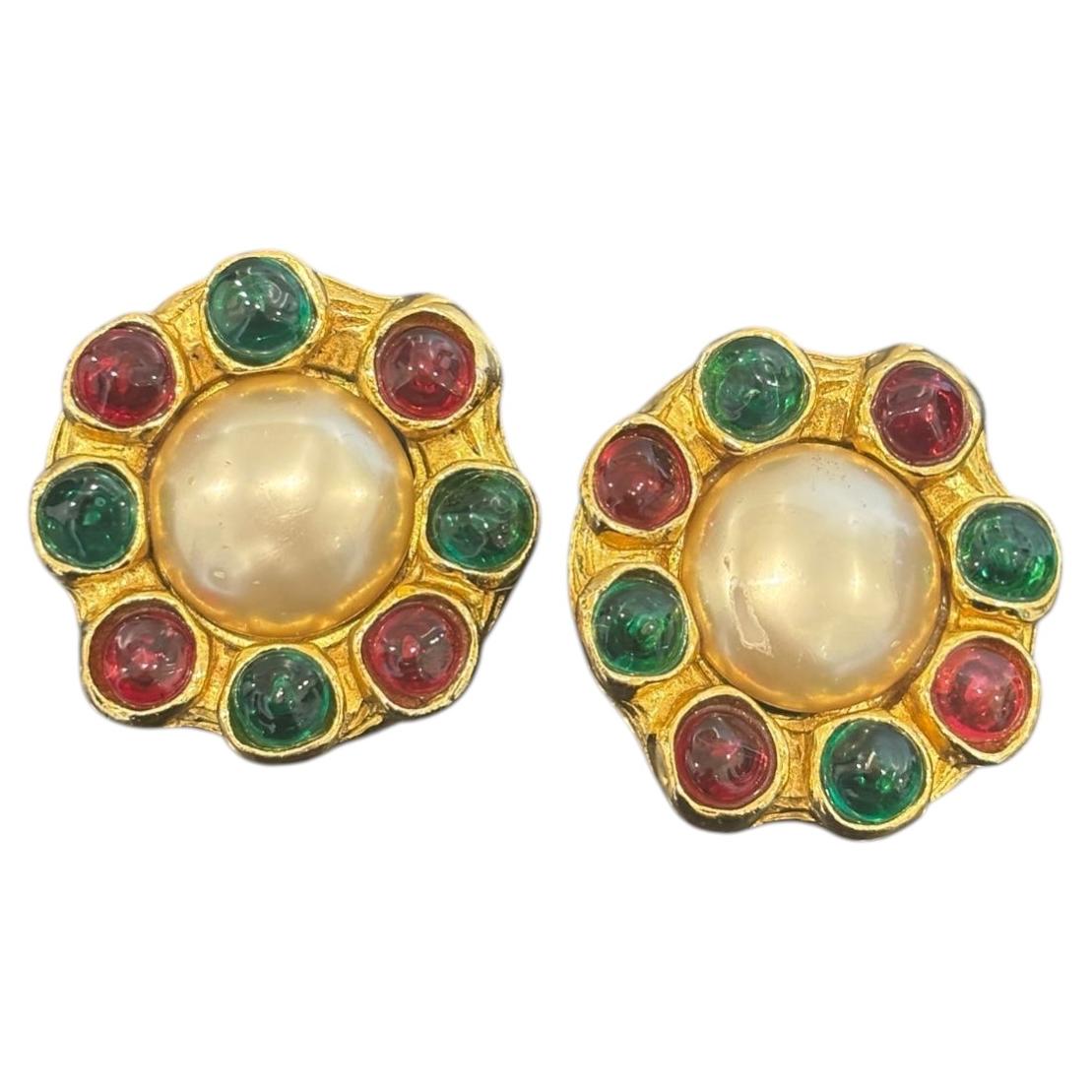Orecchini Chanel Gripoix vintage, intorno al 1990