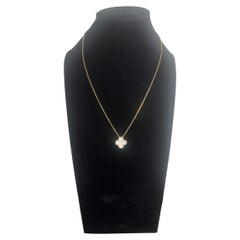 Collar Vintage Alhambra de Van Cleef & Arpels, de oro y nácar